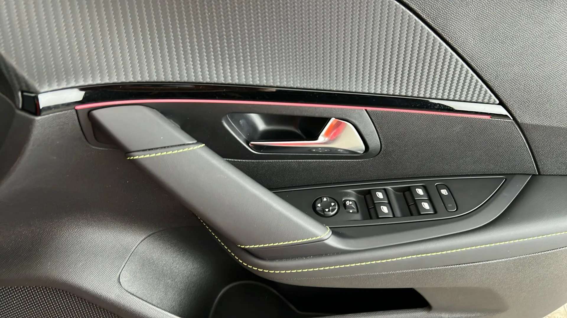 2024 PEUGEOT 208 2024 PEUGEOT 208