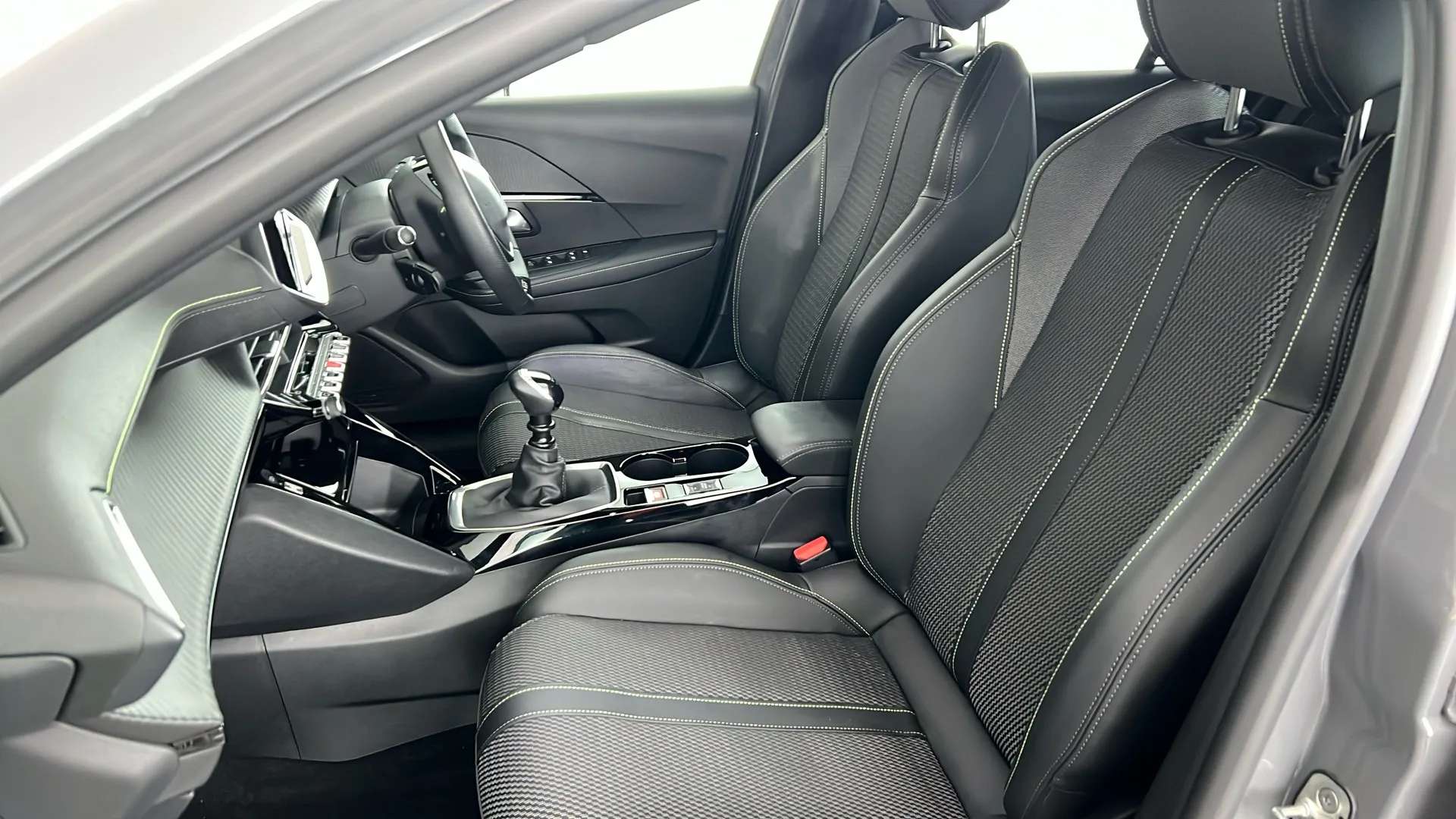 2024 PEUGEOT 208 2024 PEUGEOT 208