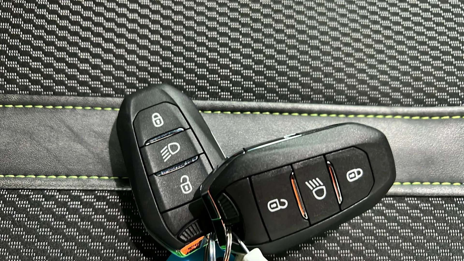 2024 PEUGEOT 208 2024 PEUGEOT 208