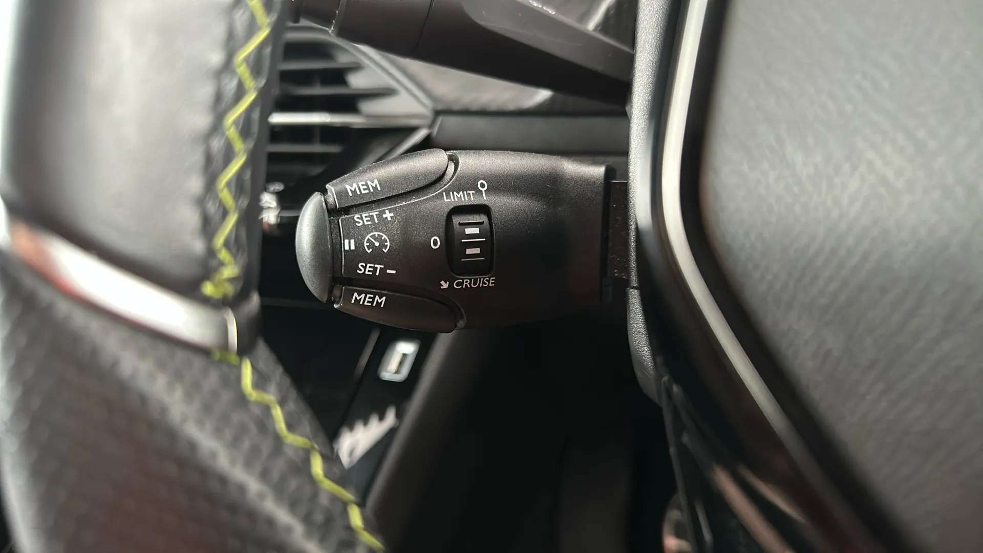 2022 PEUGEOT 208 2022 PEUGEOT 208