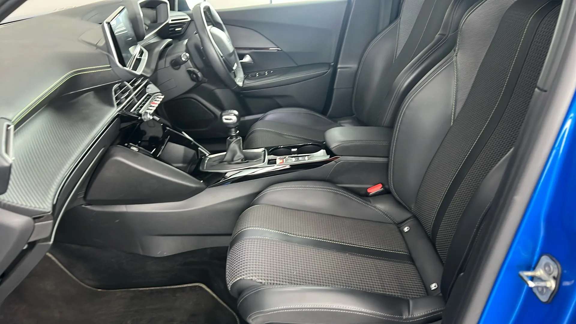 2022 PEUGEOT 2008 2022 PEUGEOT 2008