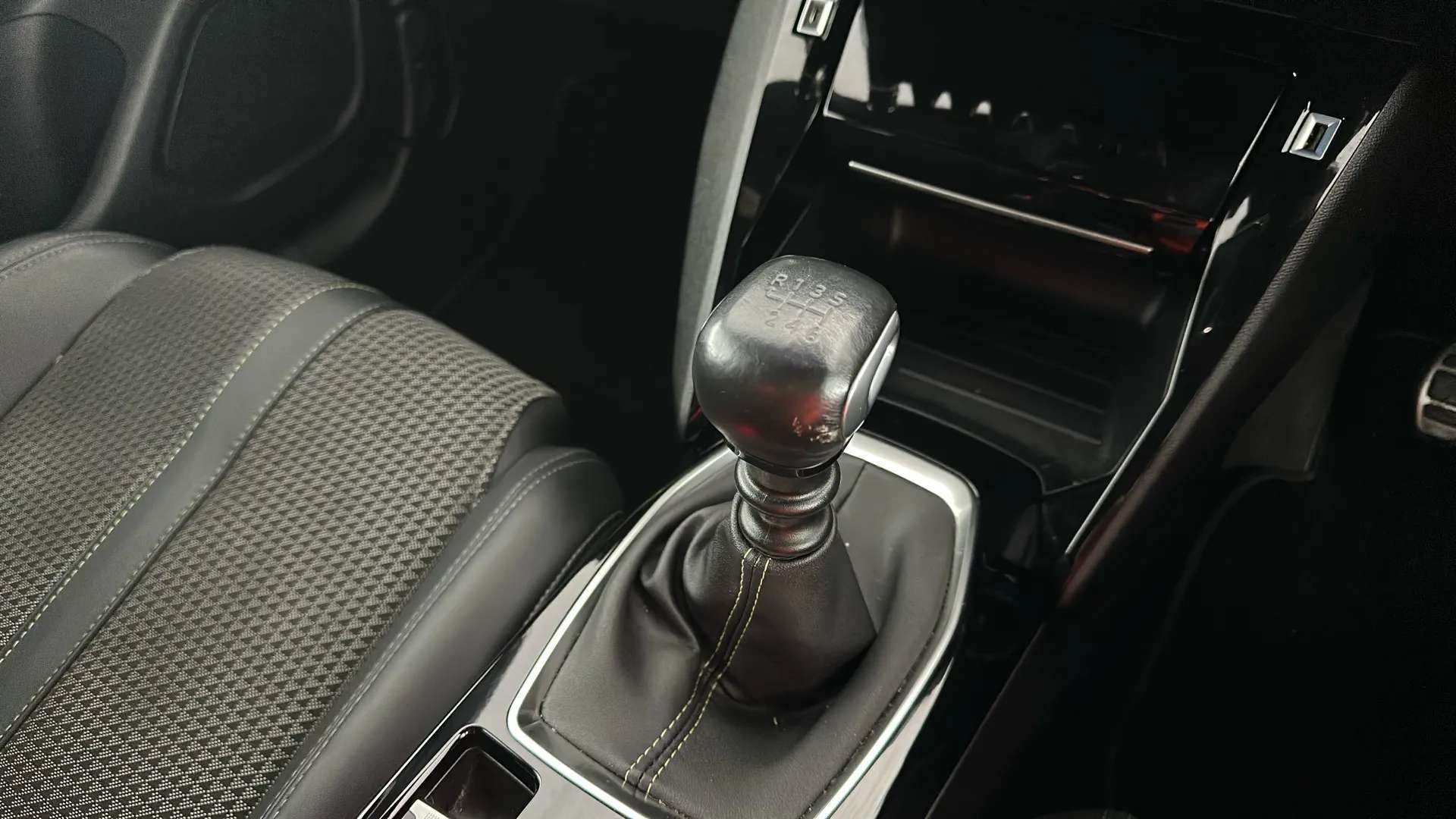 2022 PEUGEOT 2008 2022 PEUGEOT 2008