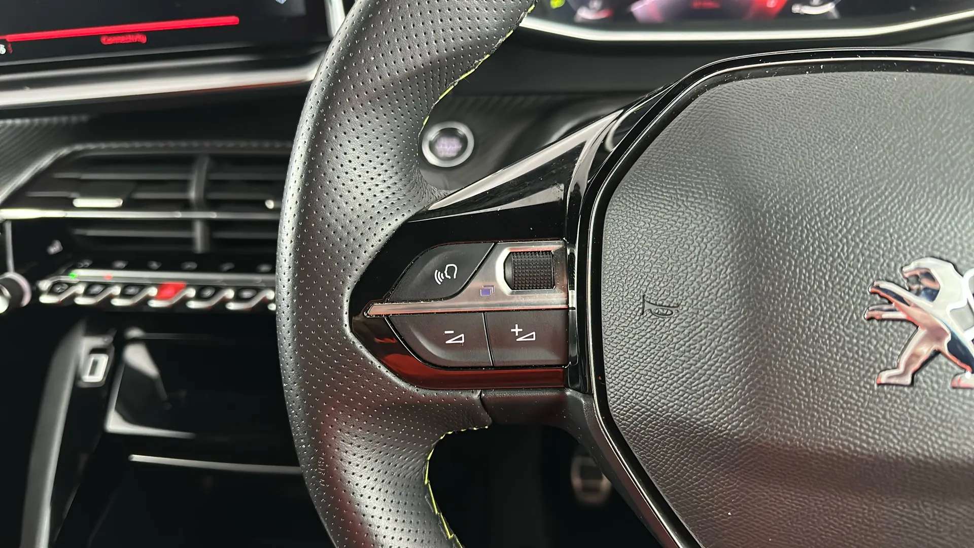 2022 PEUGEOT 2008 2022 PEUGEOT 2008