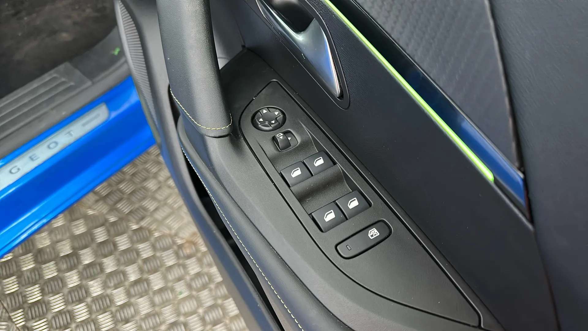 2022 PEUGEOT 2008 2022 PEUGEOT 2008