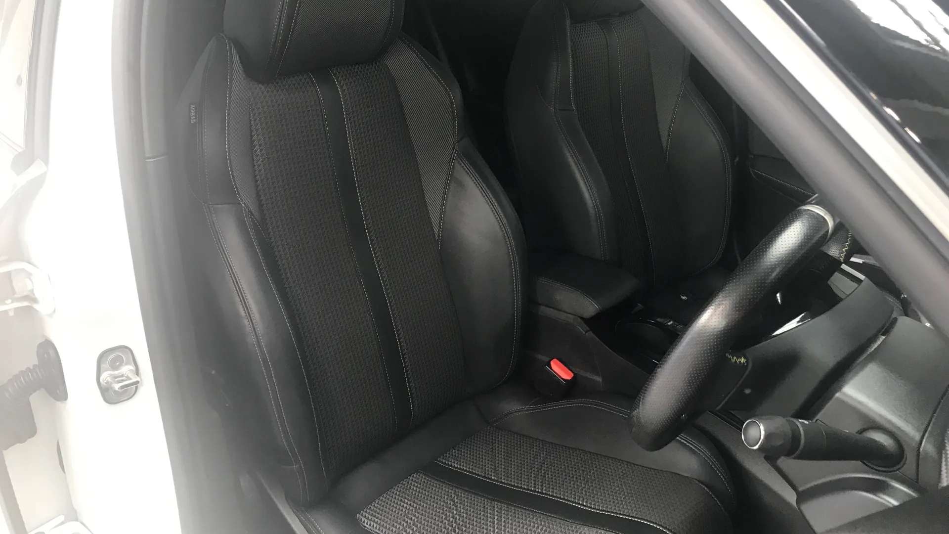 2022 PEUGEOT 2008 2022 PEUGEOT 2008