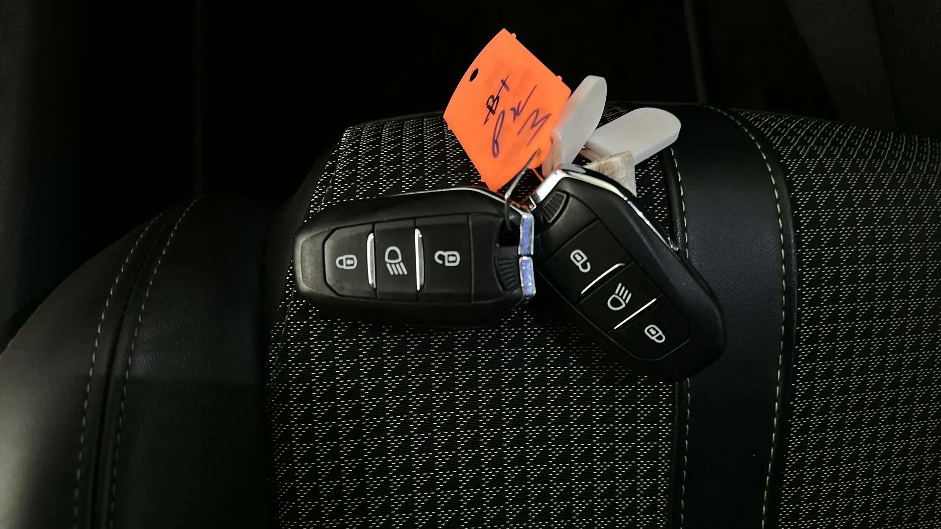 2021 PEUGEOT 2008 2021 PEUGEOT 2008