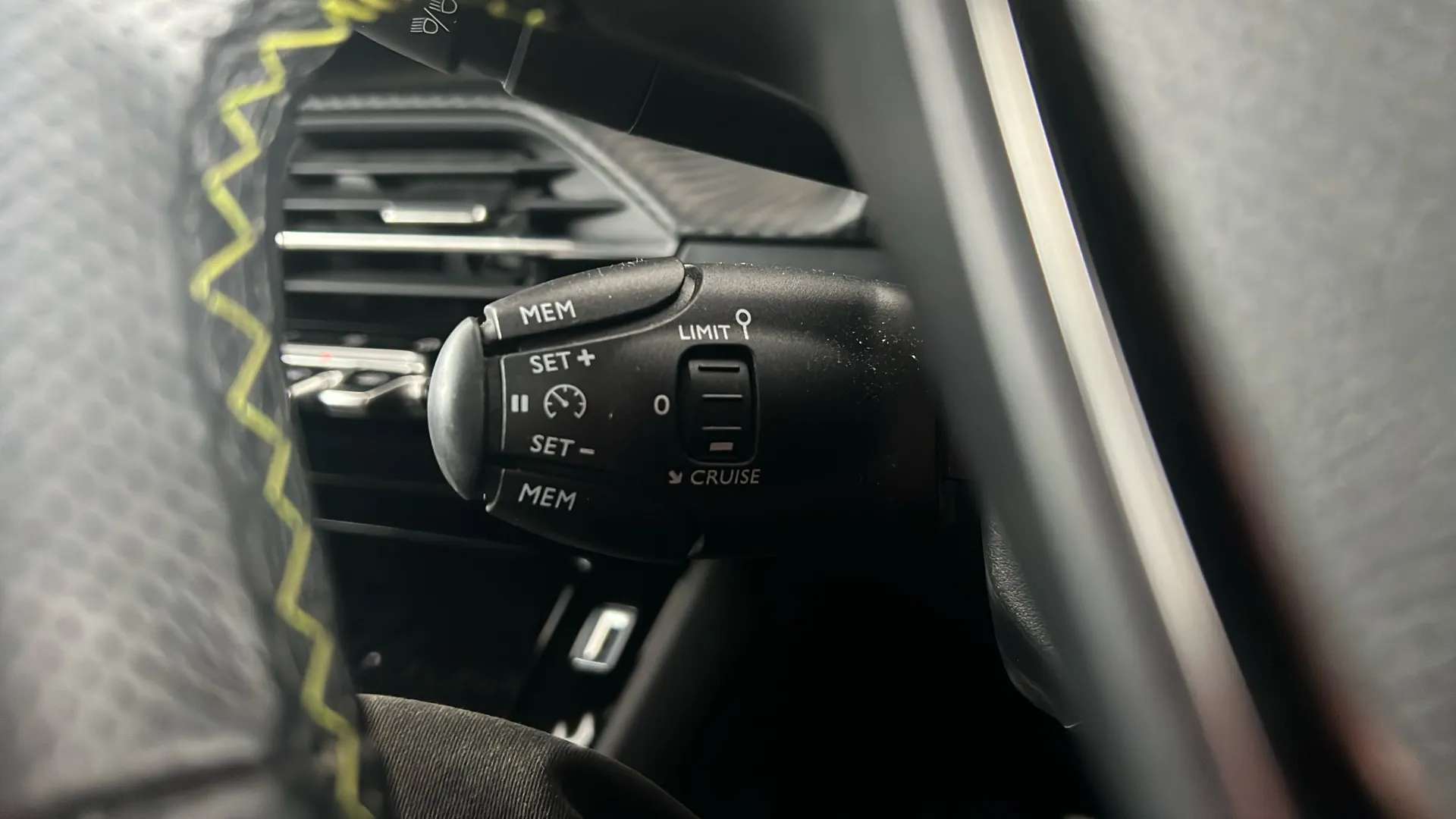 2022 PEUGEOT 2008 2022 PEUGEOT 2008