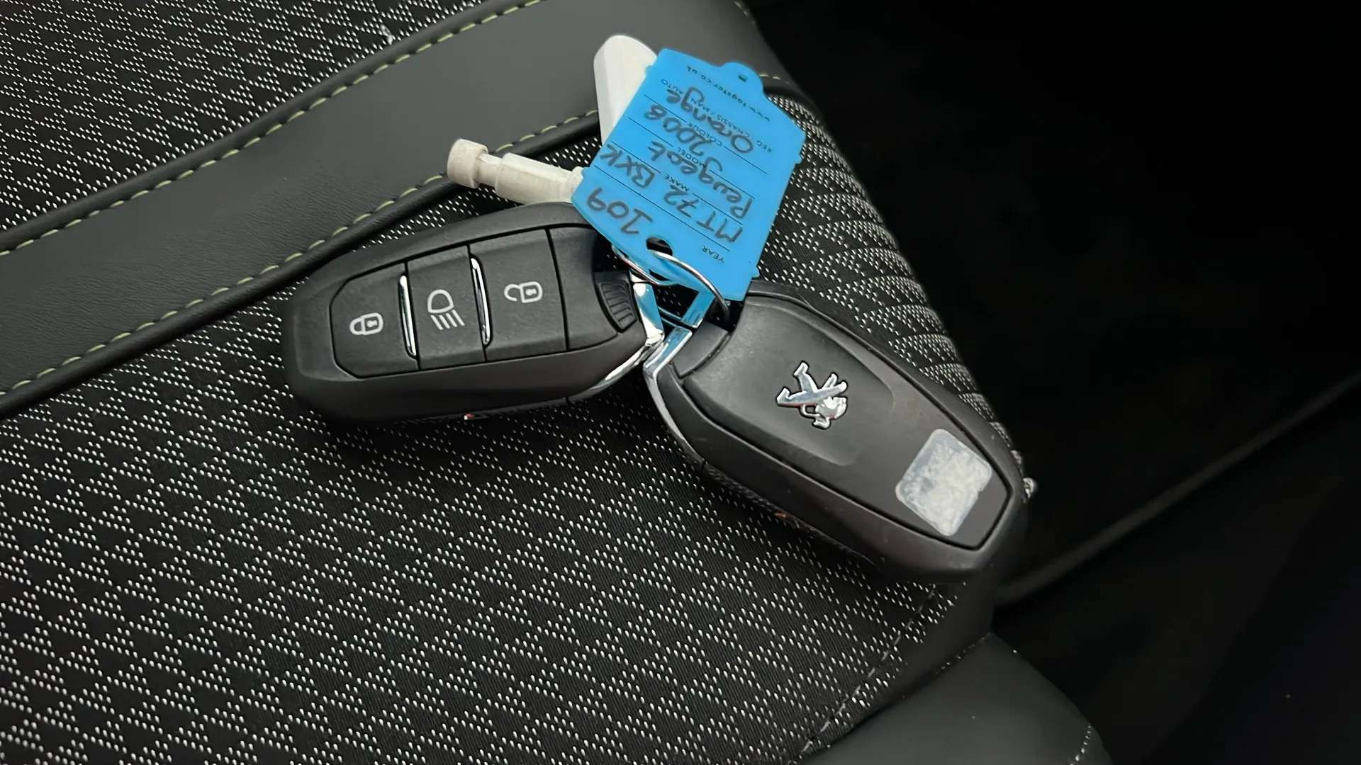 2022 PEUGEOT 2008 2022 PEUGEOT 2008