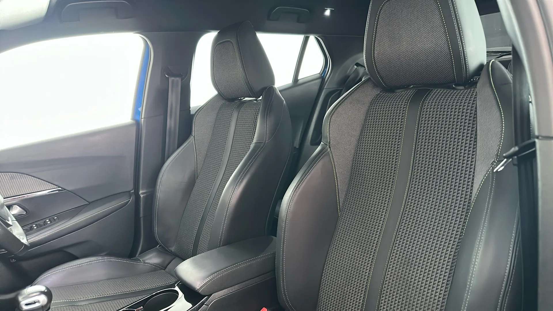 2022 PEUGEOT 2008 2022 PEUGEOT 2008