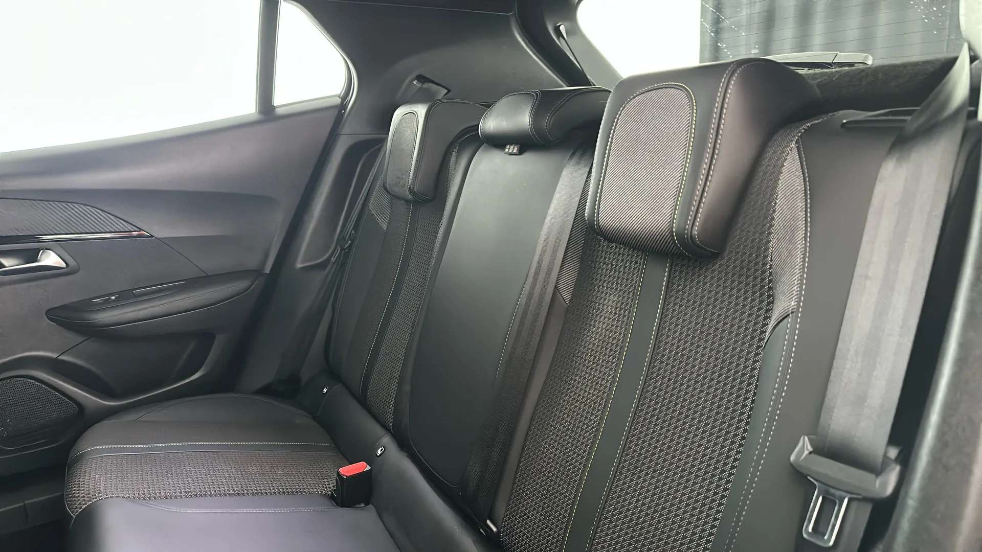 2021 PEUGEOT 2008 2021 PEUGEOT 2008