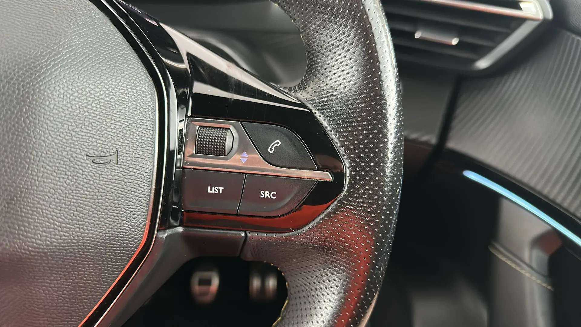 2021 PEUGEOT 2008 2021 PEUGEOT 2008