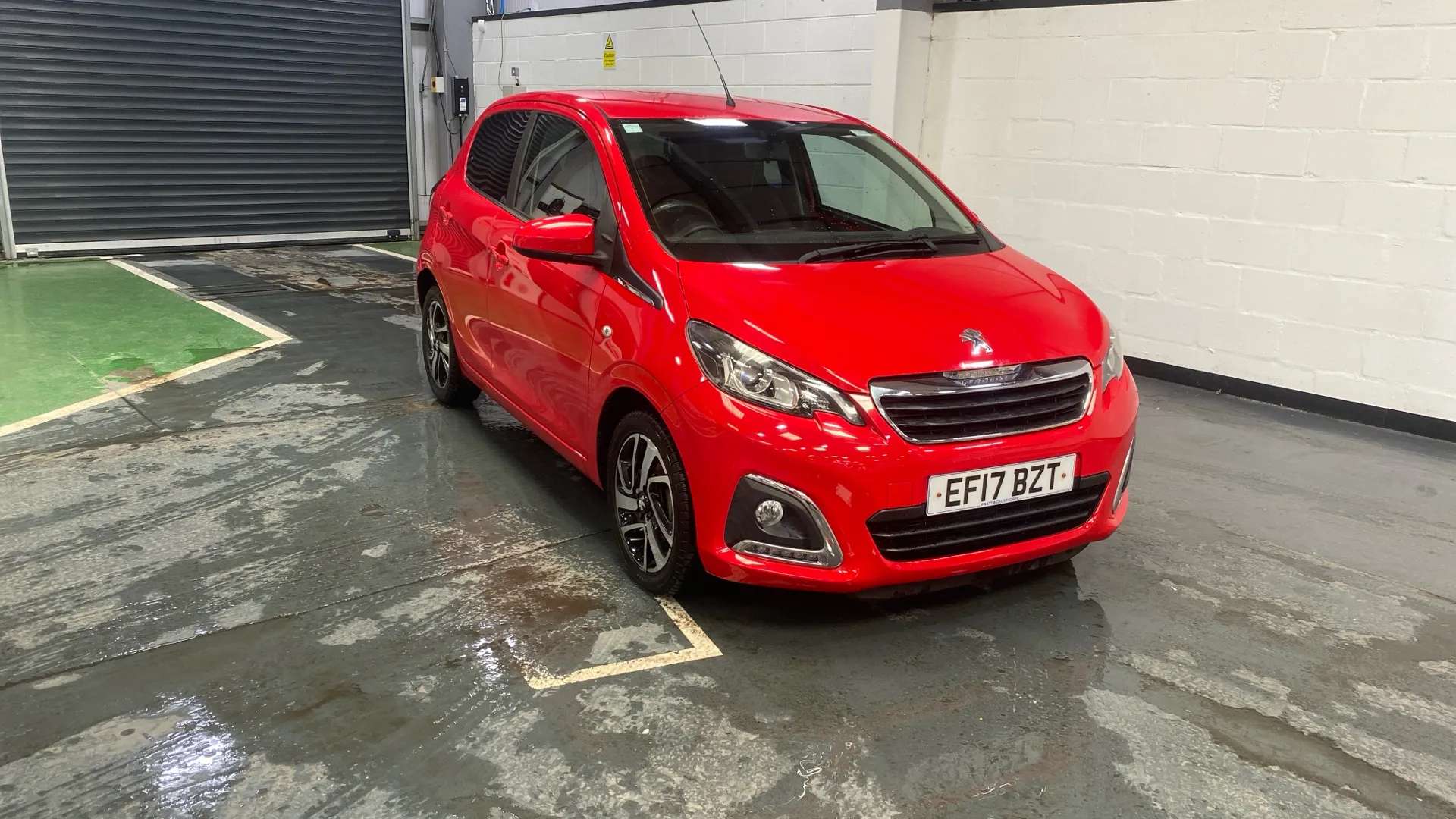 A 2017 PEUGEOT 108 1.2 PureTech Allure A 2017 PEUGEOT 108 1.2 PureTech Allure