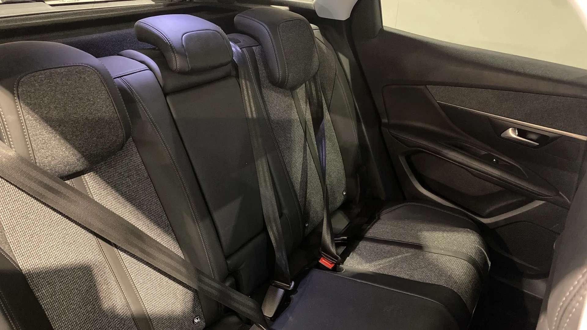 A 2018 PEUGEOT 3008 1.2 PureTech Allure A 2018 PEUGEOT 3008 1.2 PureTech Allure