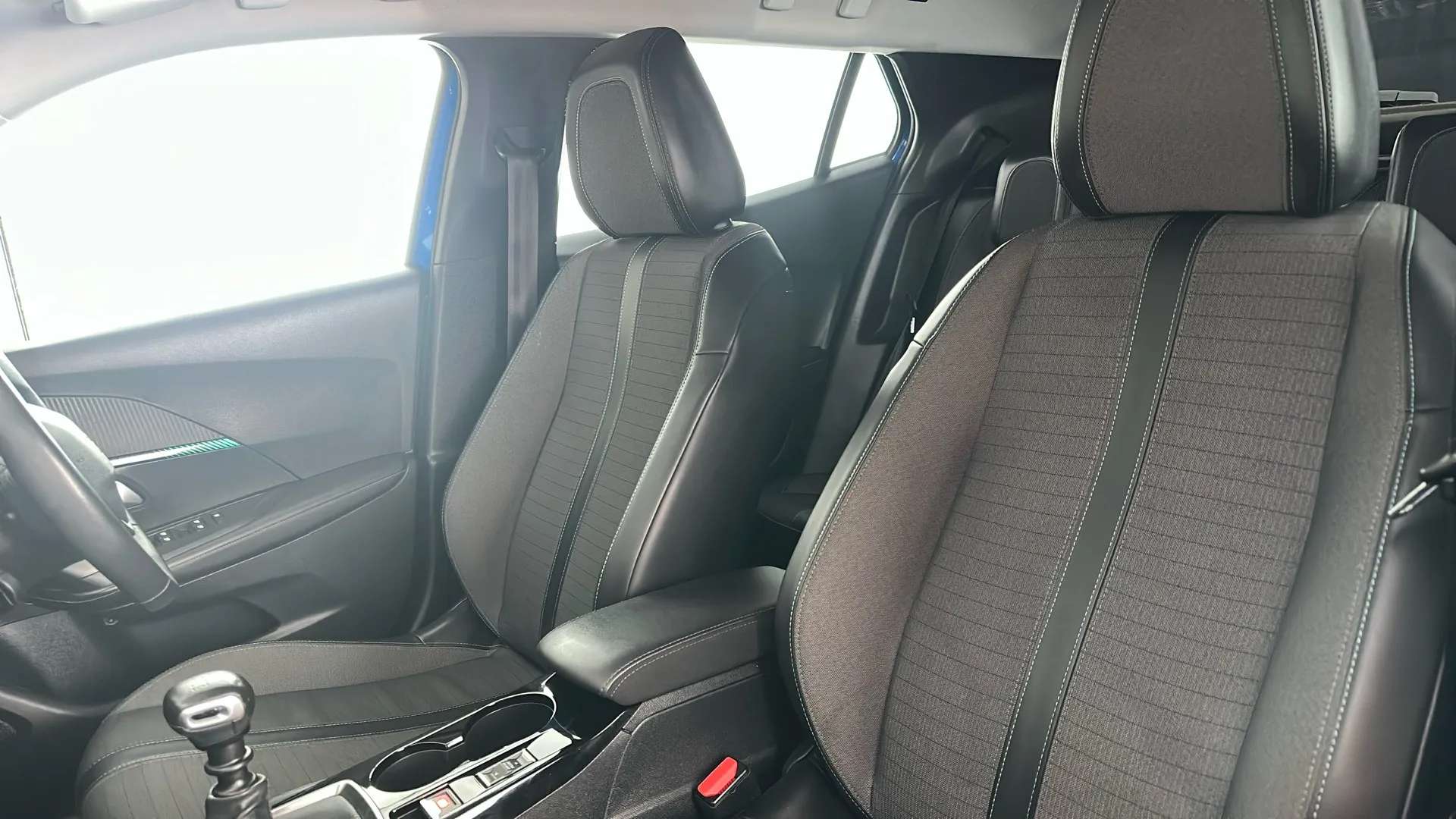 2021 PEUGEOT 2008 2021 PEUGEOT 2008