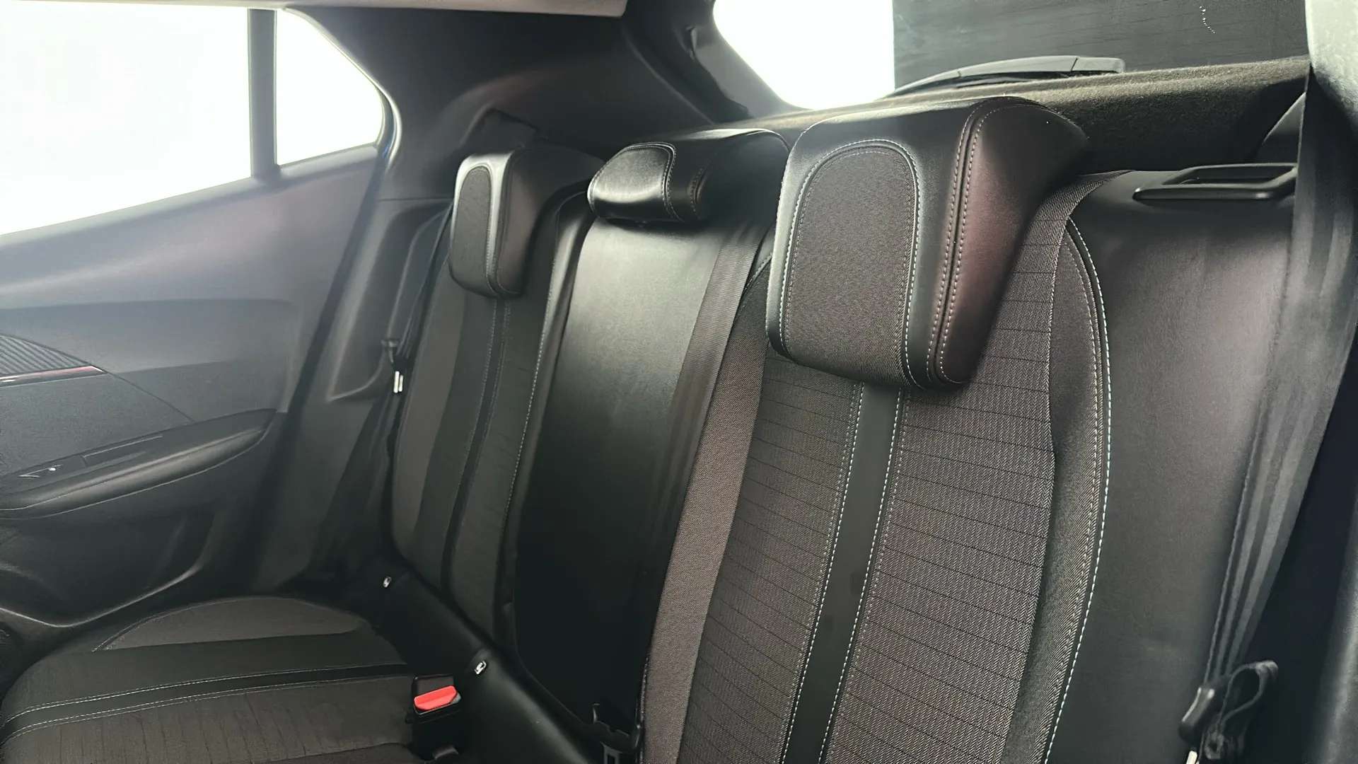 2021 PEUGEOT 2008 2021 PEUGEOT 2008