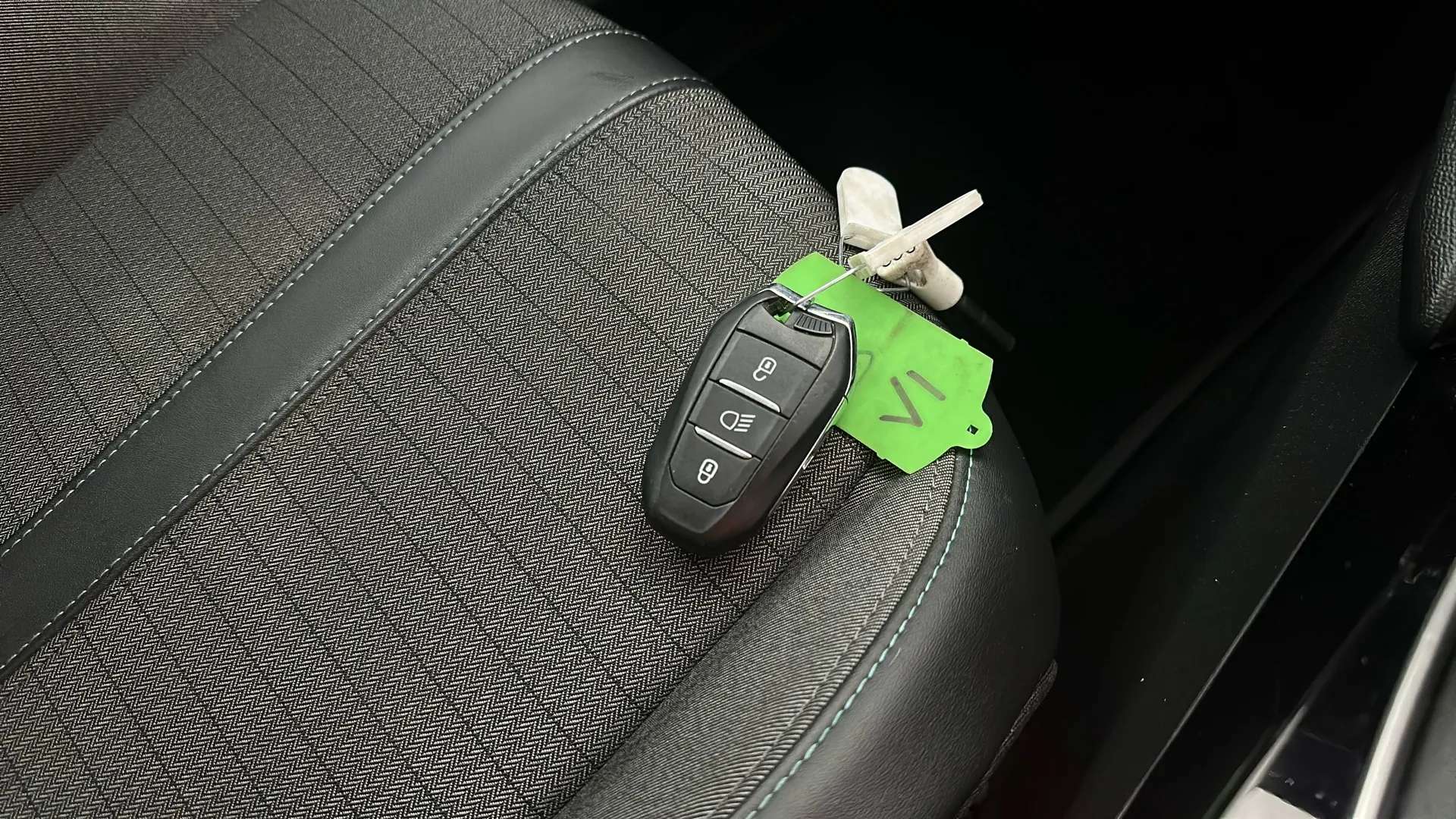 2021 PEUGEOT 2008 2021 PEUGEOT 2008