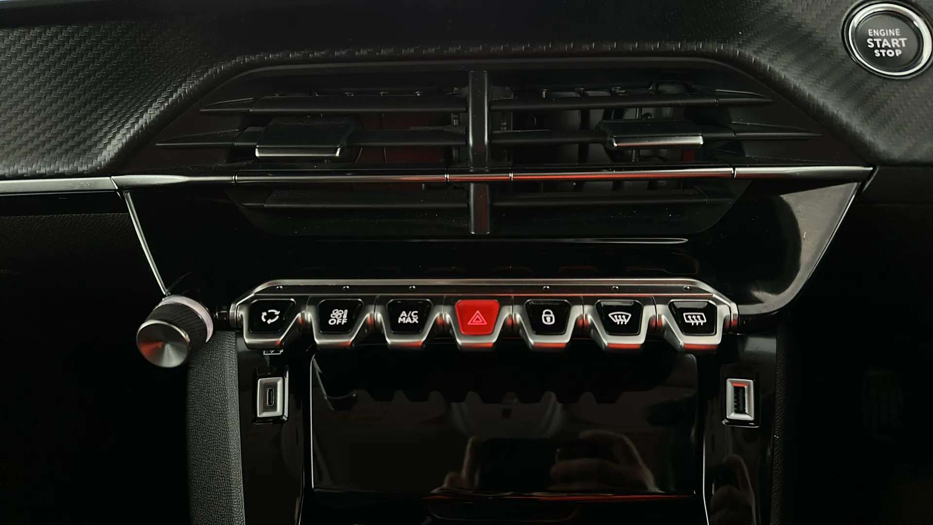 2021 PEUGEOT 2008 2021 PEUGEOT 2008