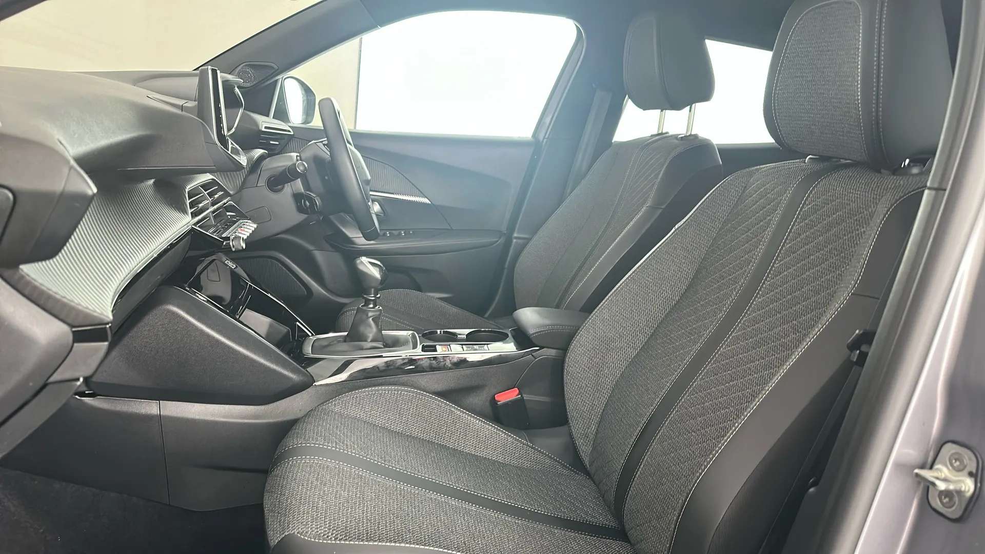 2024 PEUGEOT 2008 2024 PEUGEOT 2008