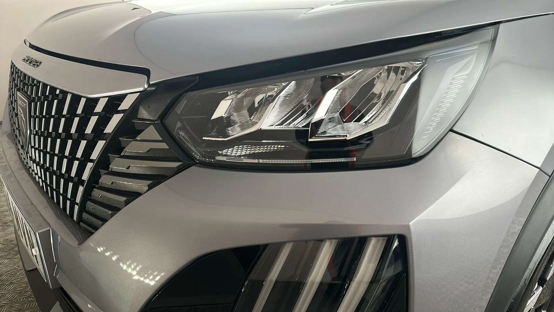 2024 PEUGEOT 2008 2024 PEUGEOT 2008