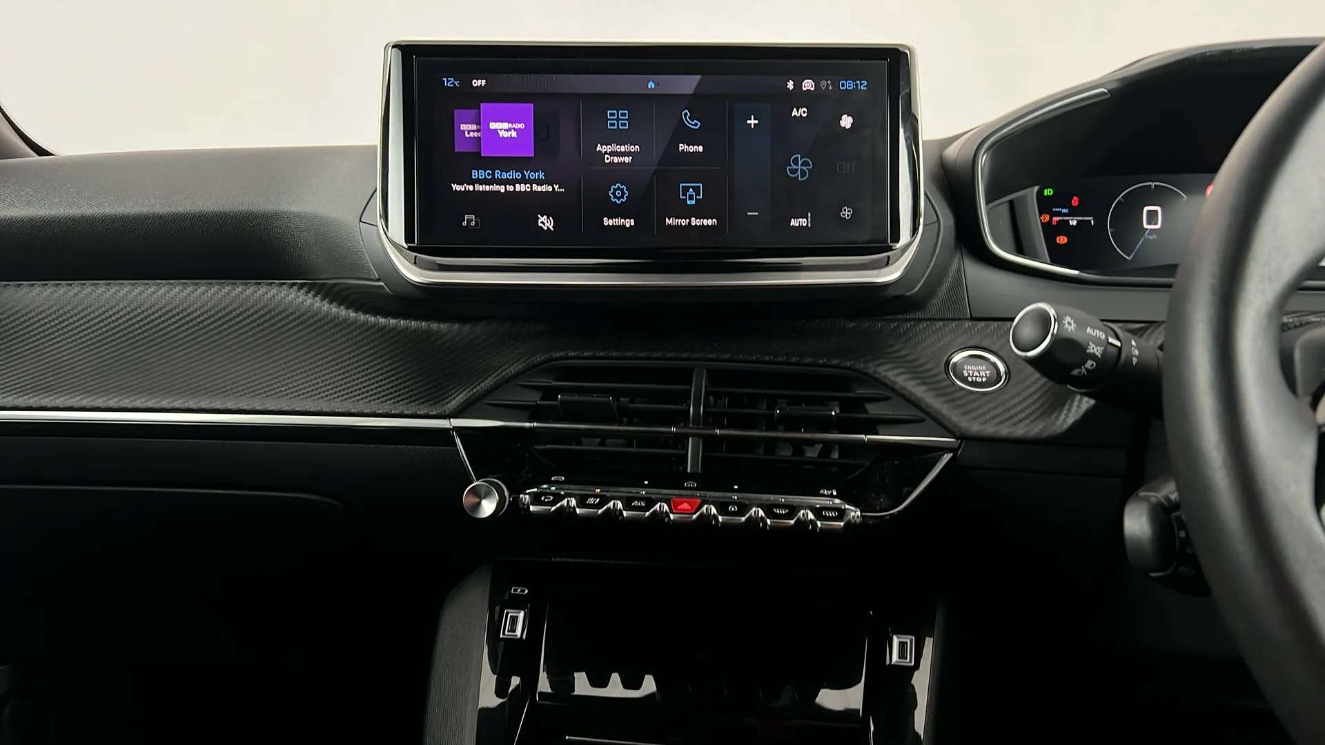 2024 PEUGEOT 2008 2024 PEUGEOT 2008