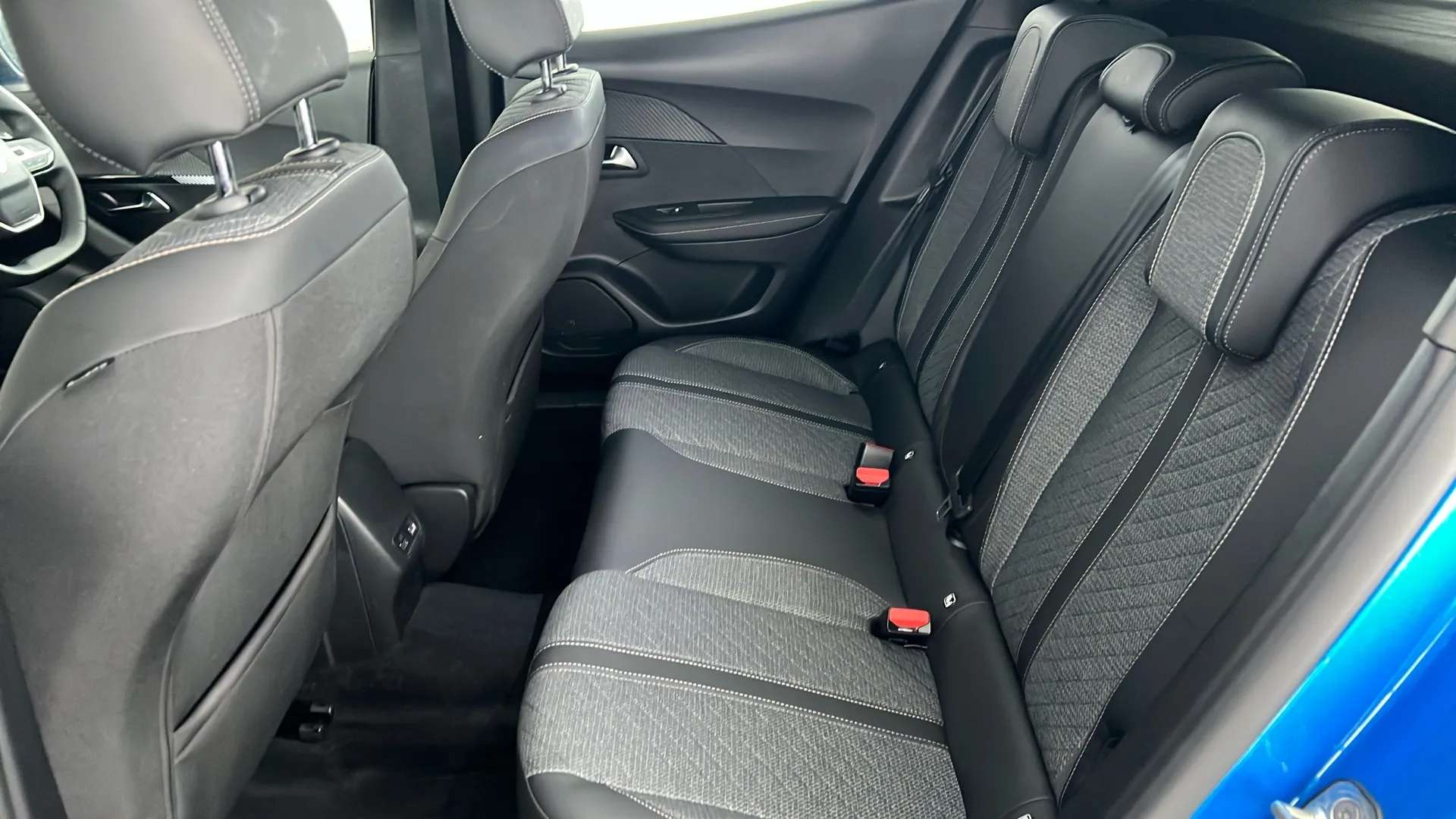 2024 PEUGEOT 2008 2024 PEUGEOT 2008