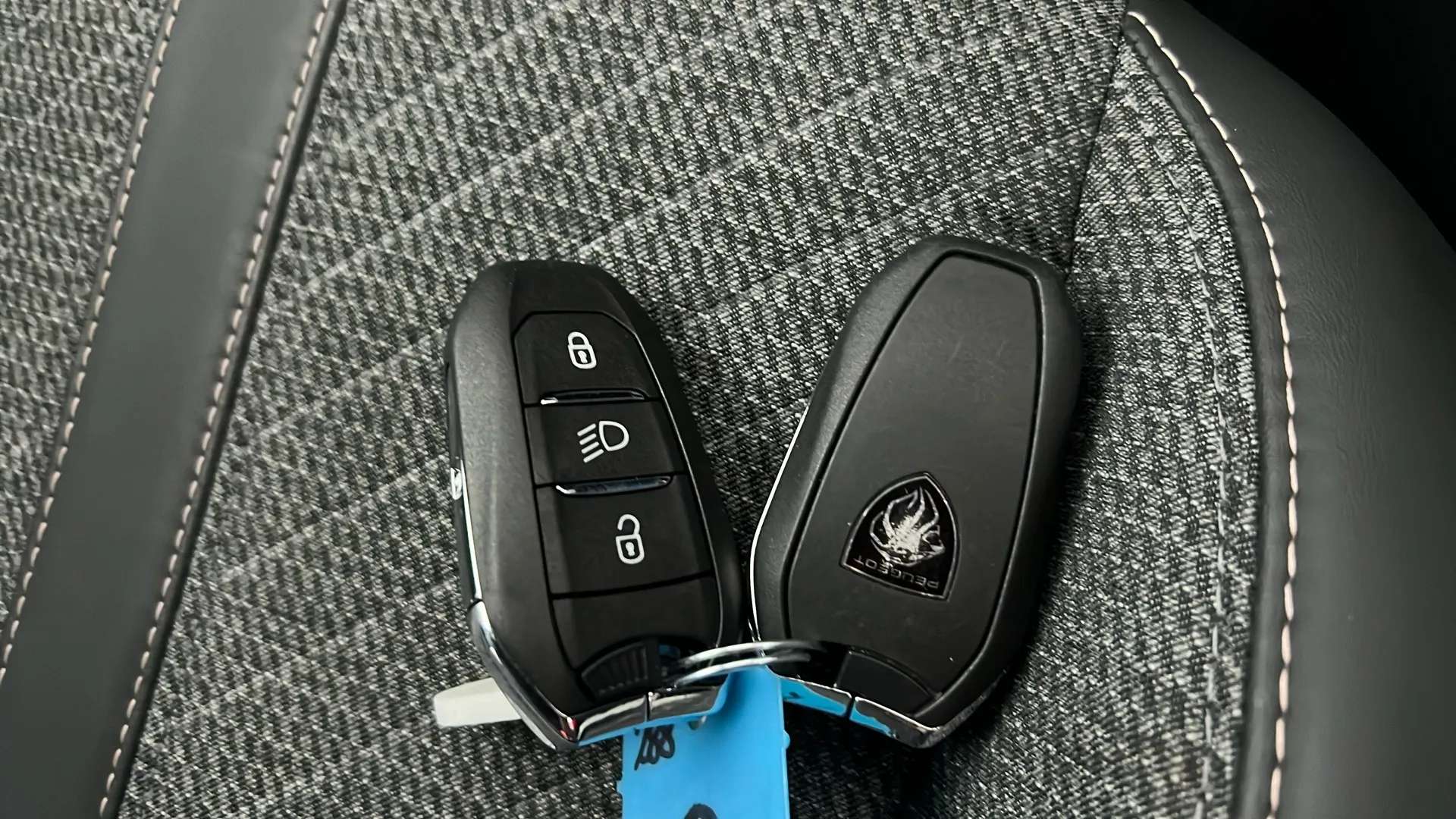 2024 PEUGEOT 2008 2024 PEUGEOT 2008