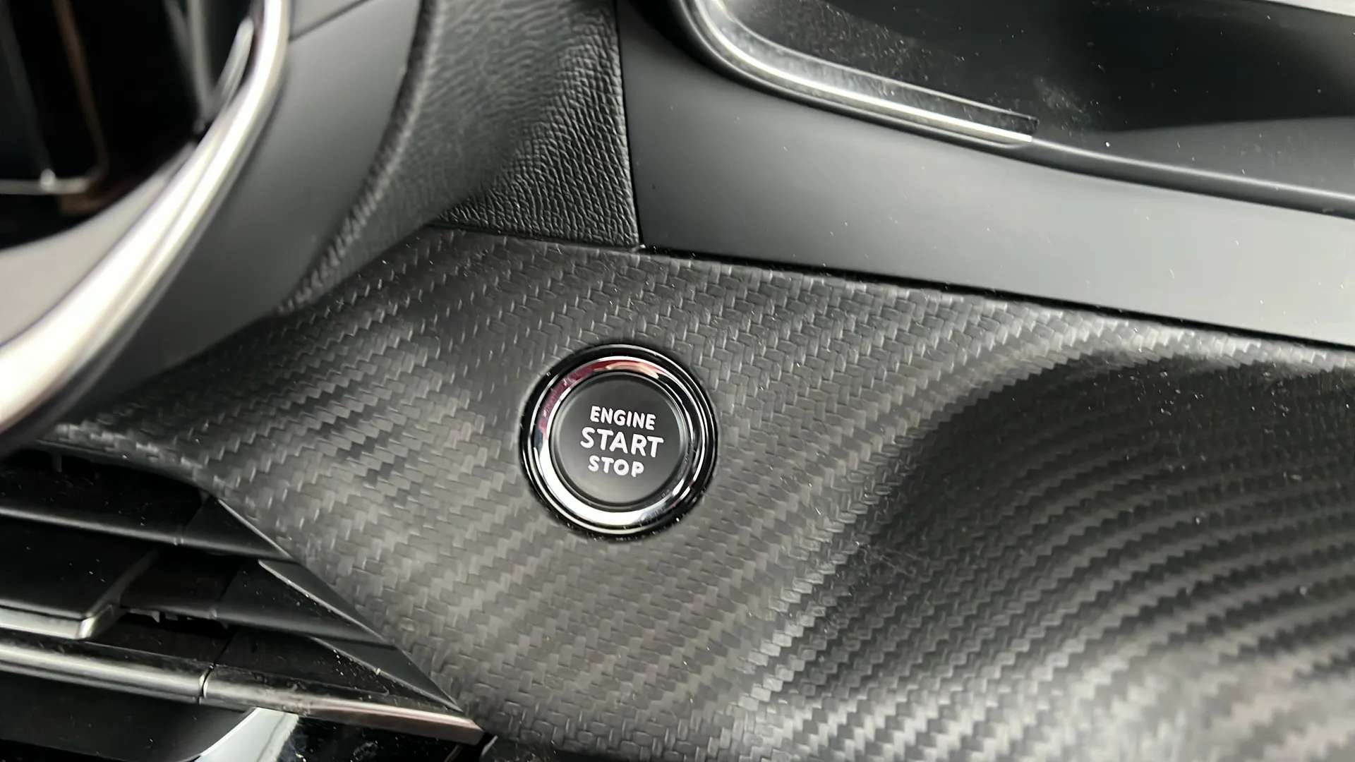 2024 PEUGEOT 2008 2024 PEUGEOT 2008