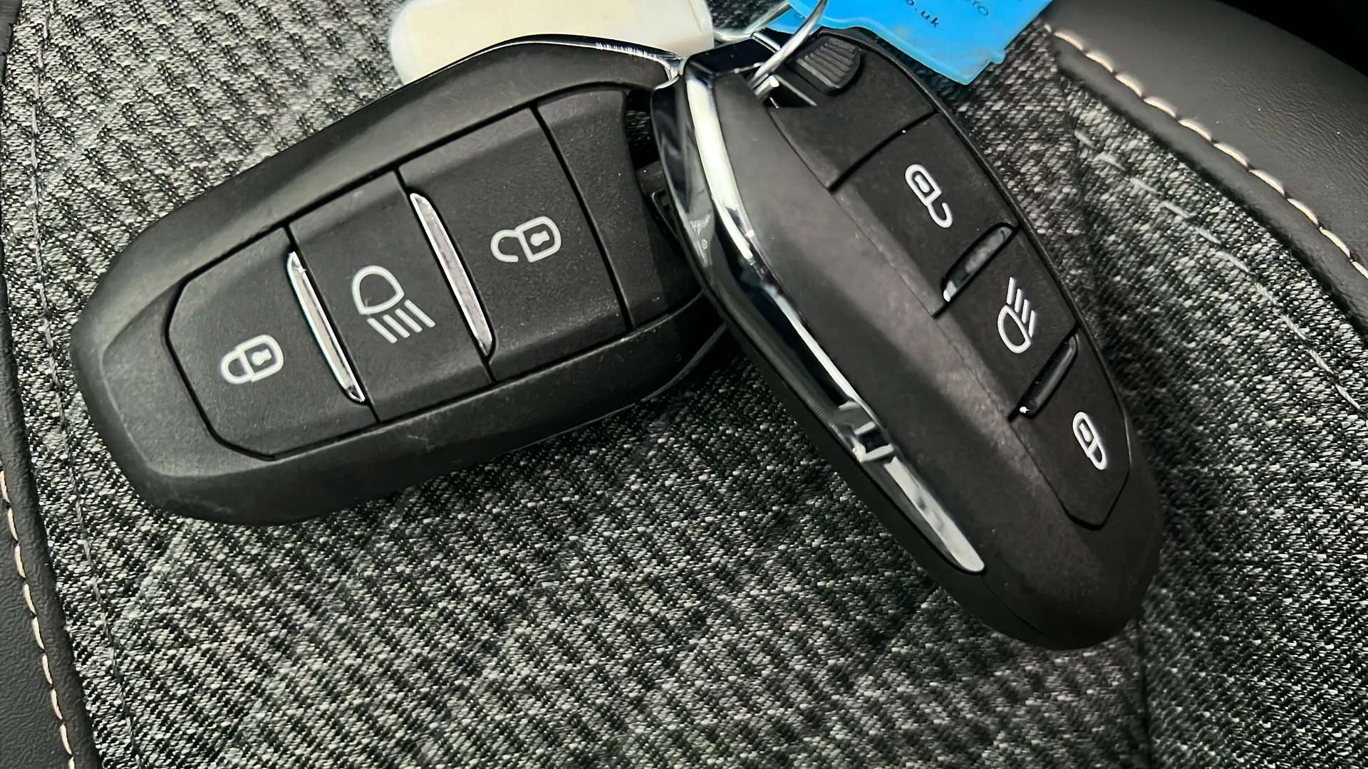 2024 PEUGEOT 2008 2024 PEUGEOT 2008