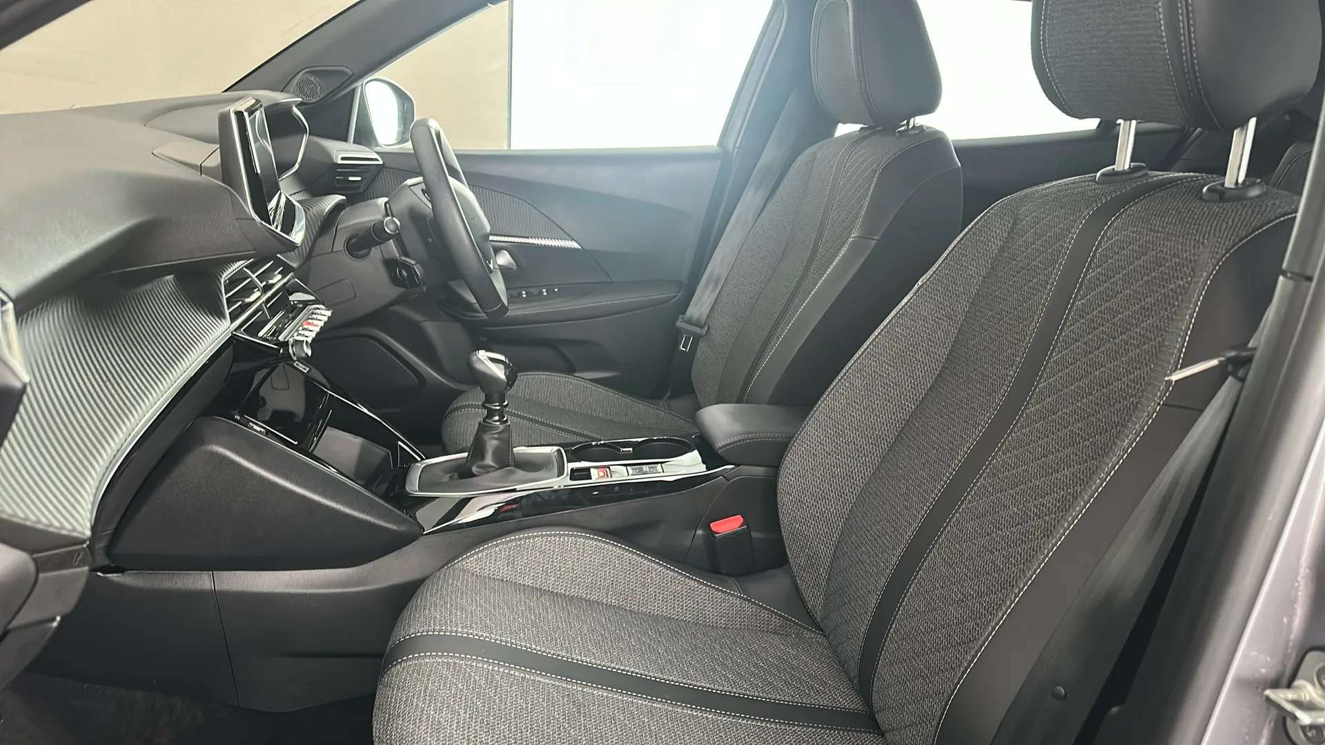 2024 PEUGEOT 2008 2024 PEUGEOT 2008