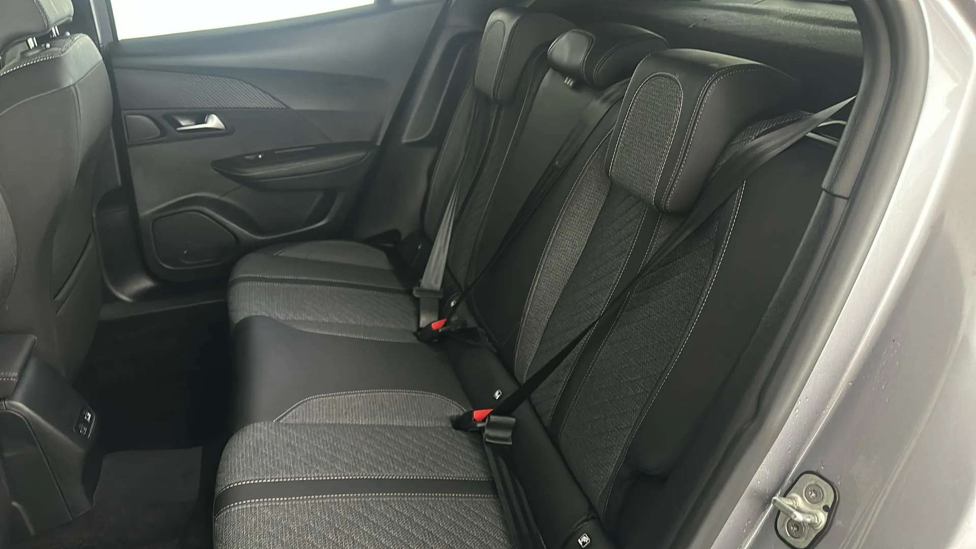 2024 PEUGEOT 2008 2024 PEUGEOT 2008