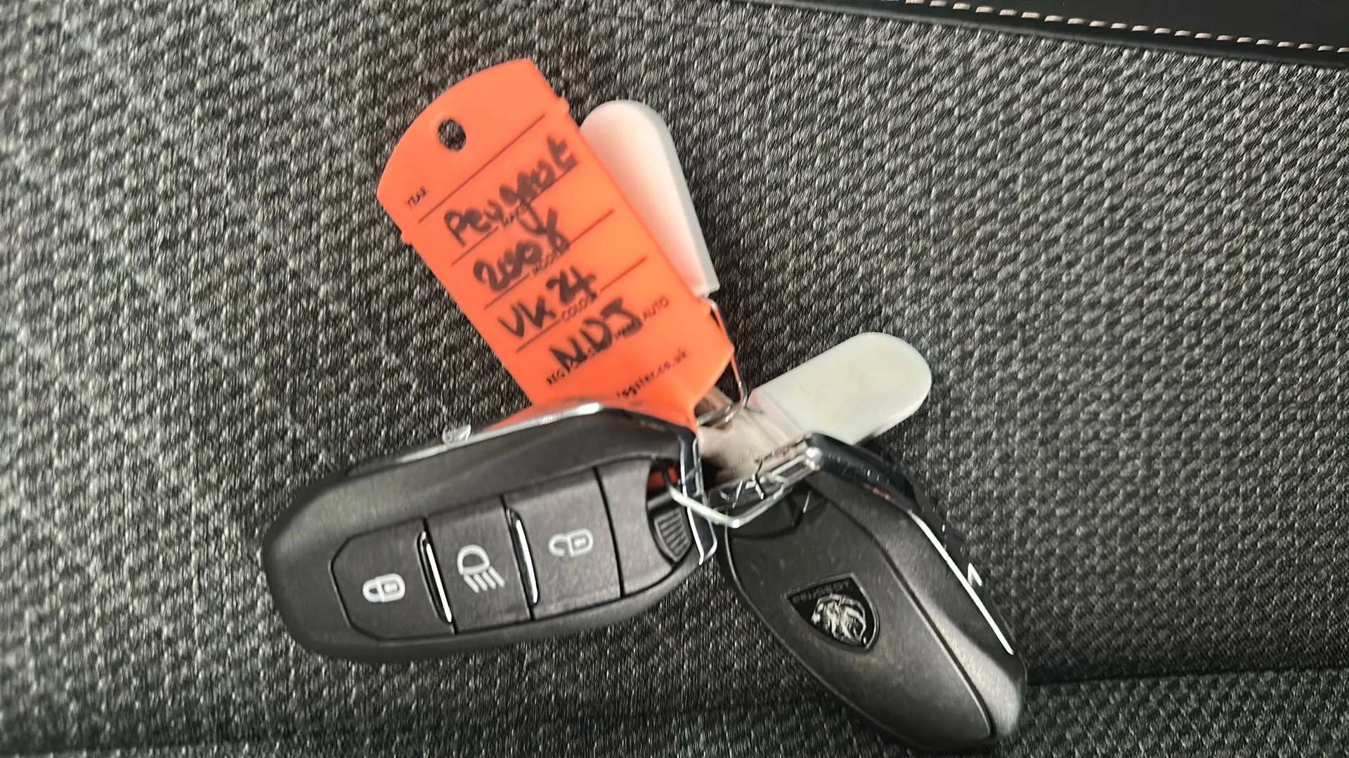 2024 PEUGEOT 2008 2024 PEUGEOT 2008