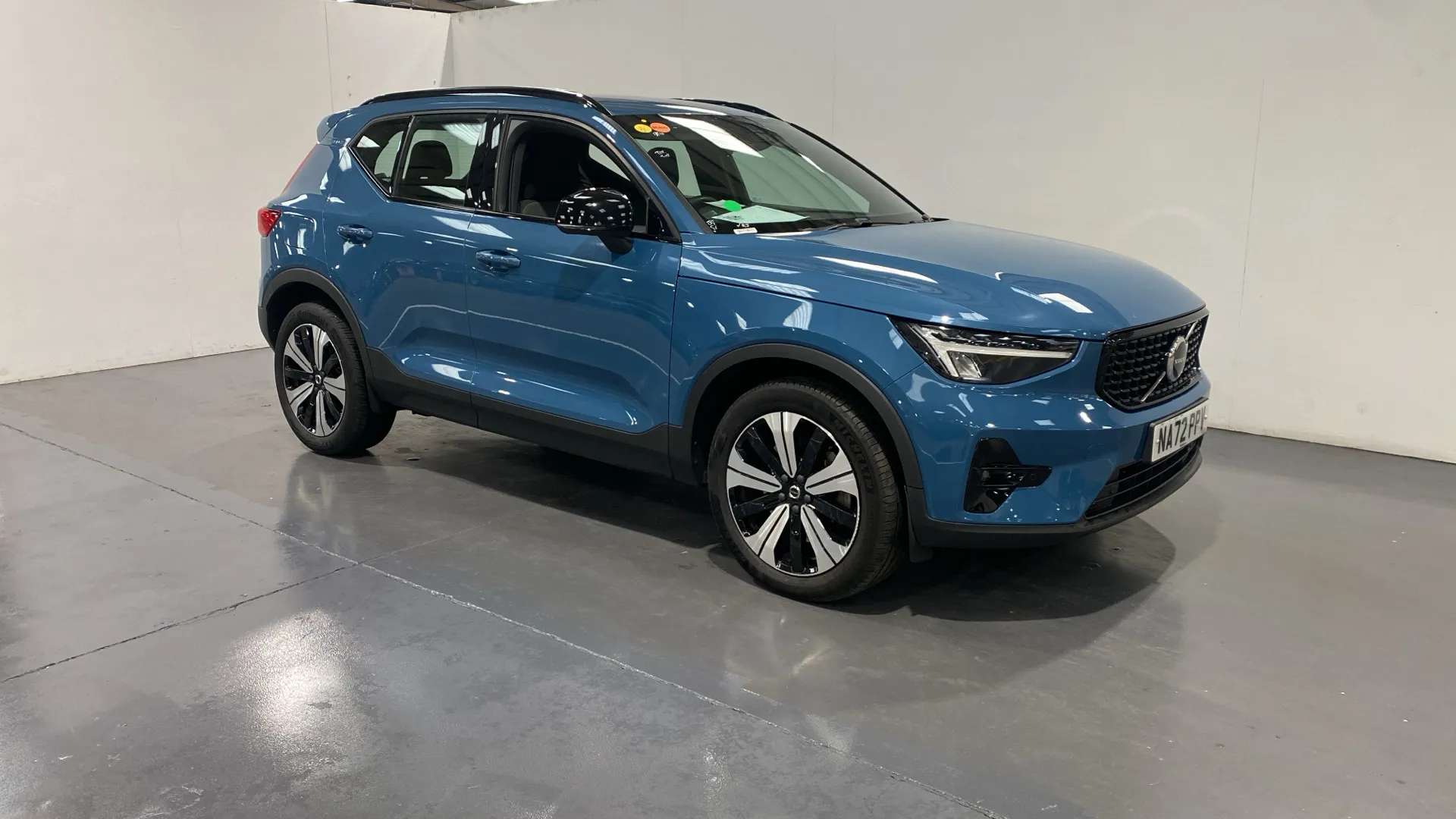 2022 VOLVO XC40 2022 VOLVO XC40