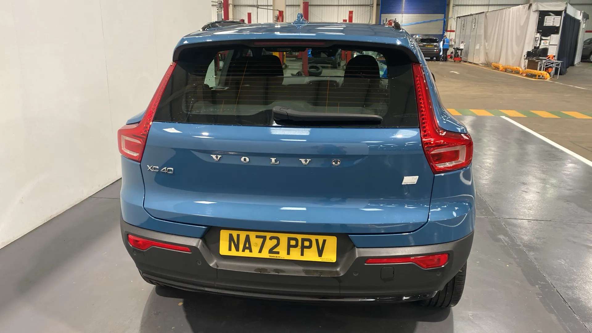 2022 VOLVO XC40 2022 VOLVO XC40