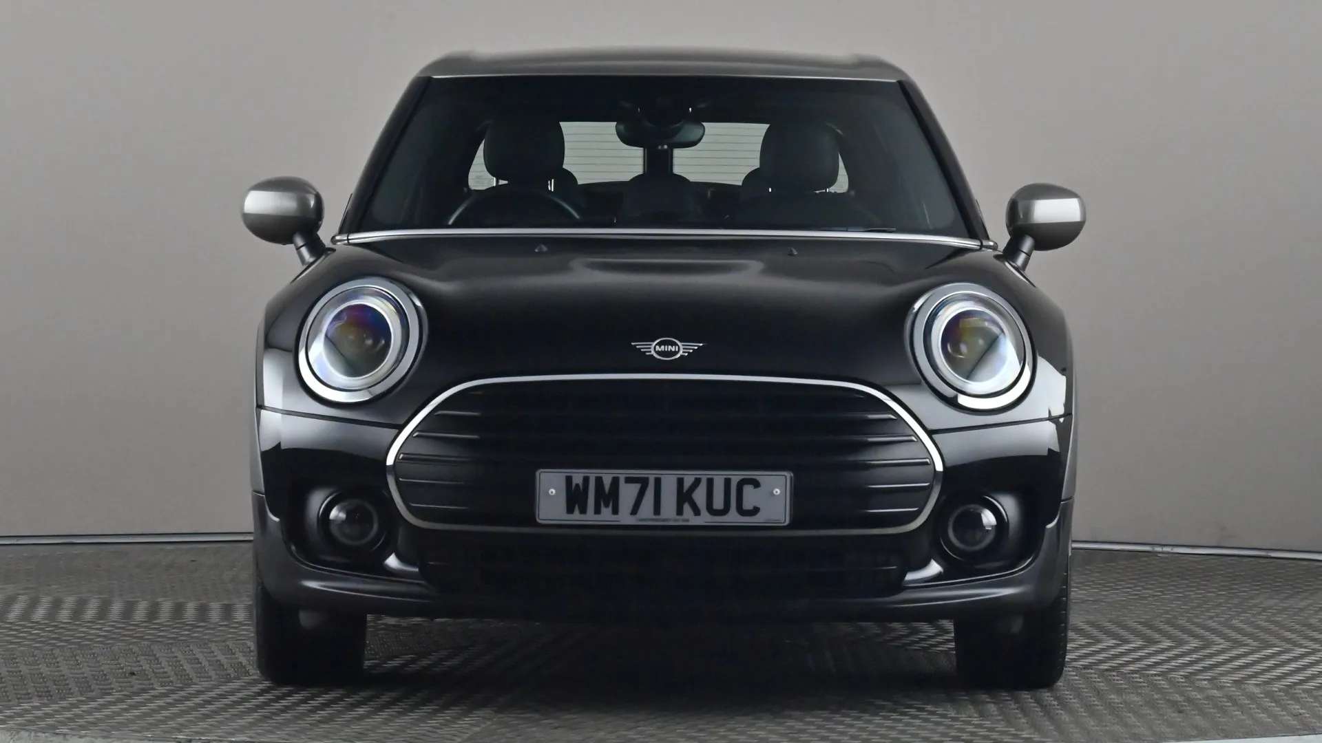 A 2022 MINI CLUBMAN 1.5 Cooper Exclusive 6dr Auto A 2022 MINI CLUBMAN 1.5 Cooper Exclusive 6dr Auto