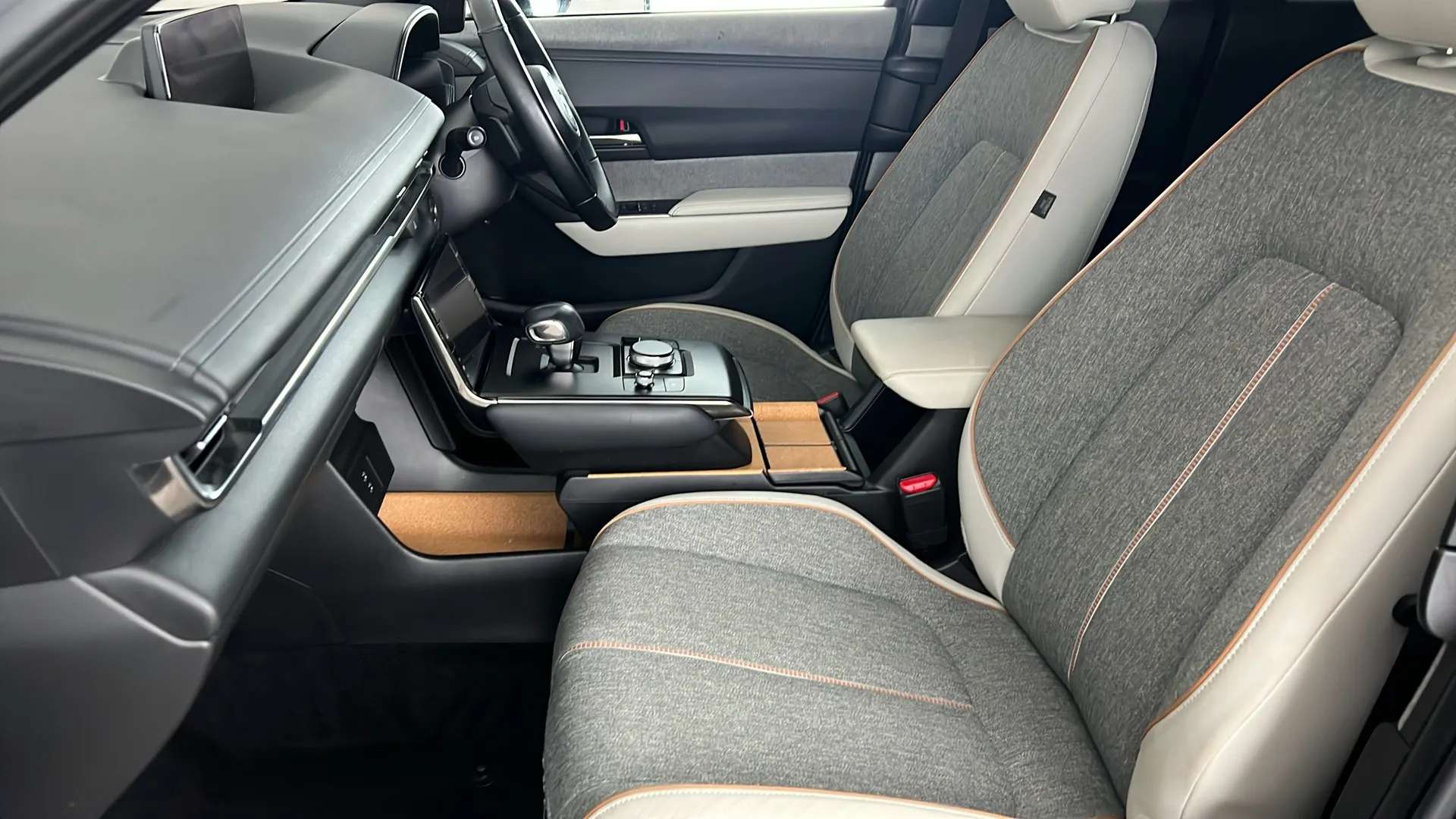 2021 MAZDA MX-30 2021 MAZDA MX-30