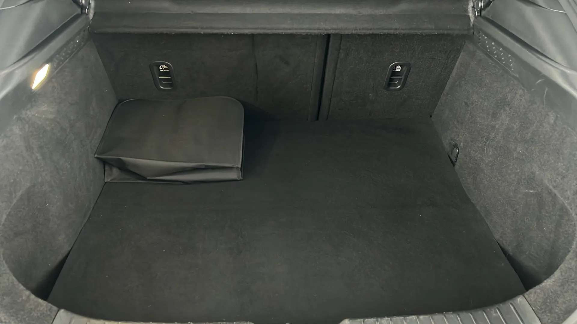 2021 MAZDA MX-30 2021 MAZDA MX-30