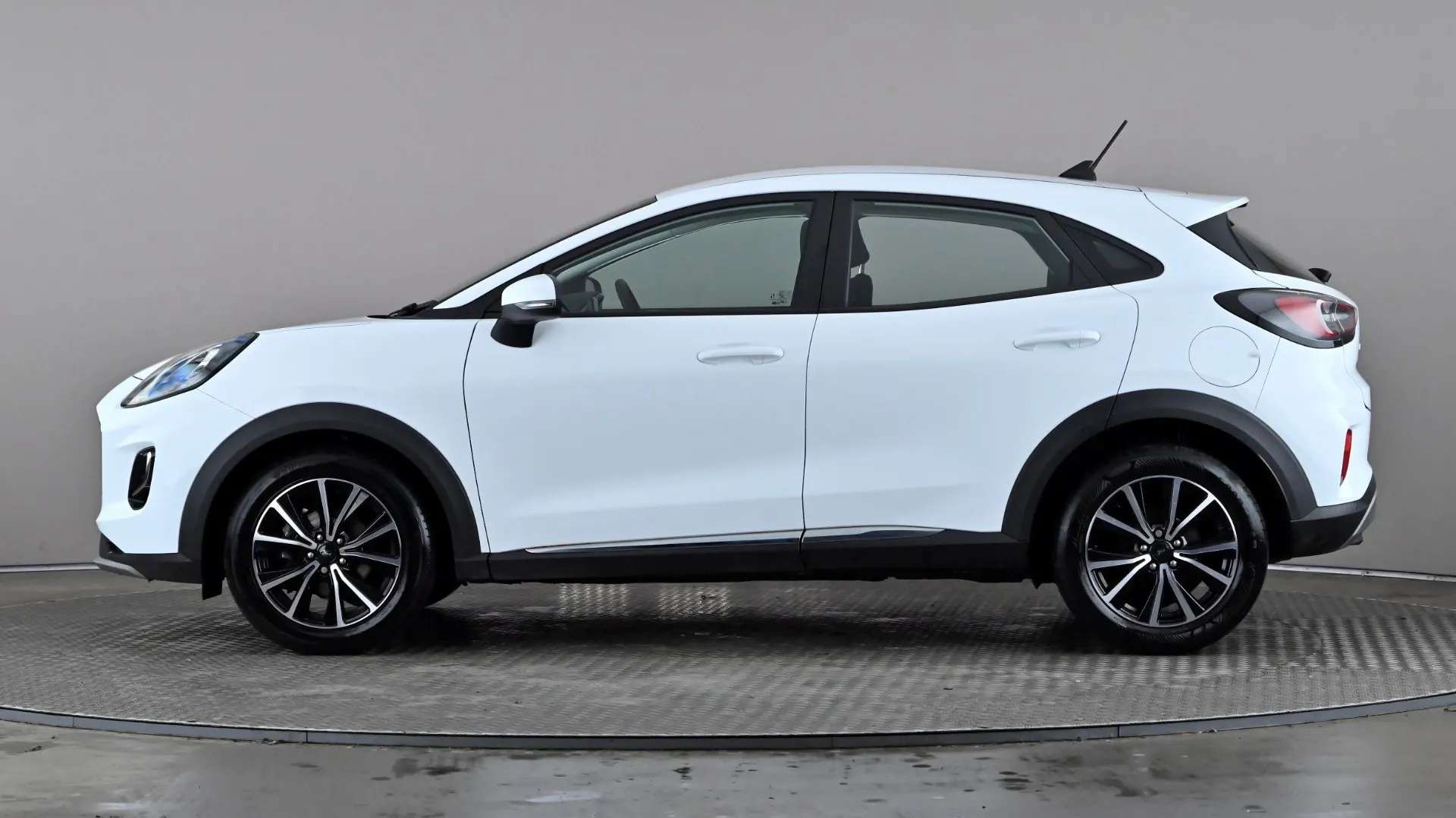 A 2022 FORD PUMA 1.0 EcoBoost Hybrid mHEV 155 Titanium A 2022 FORD PUMA 1.0 EcoBoost Hybrid mHEV 155 Titanium