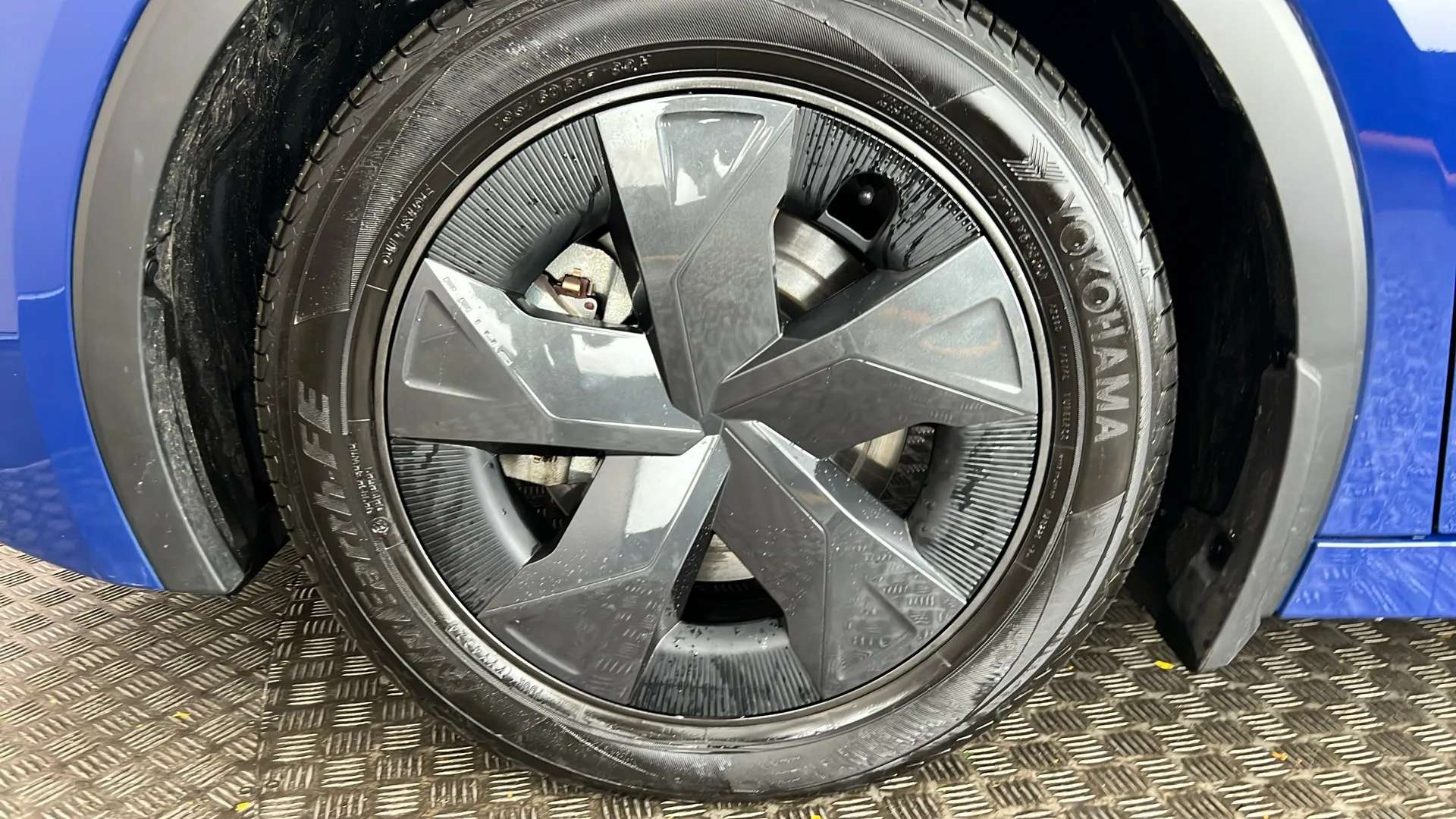 2025 TOYOTA PRIUS 2025 TOYOTA PRIUS