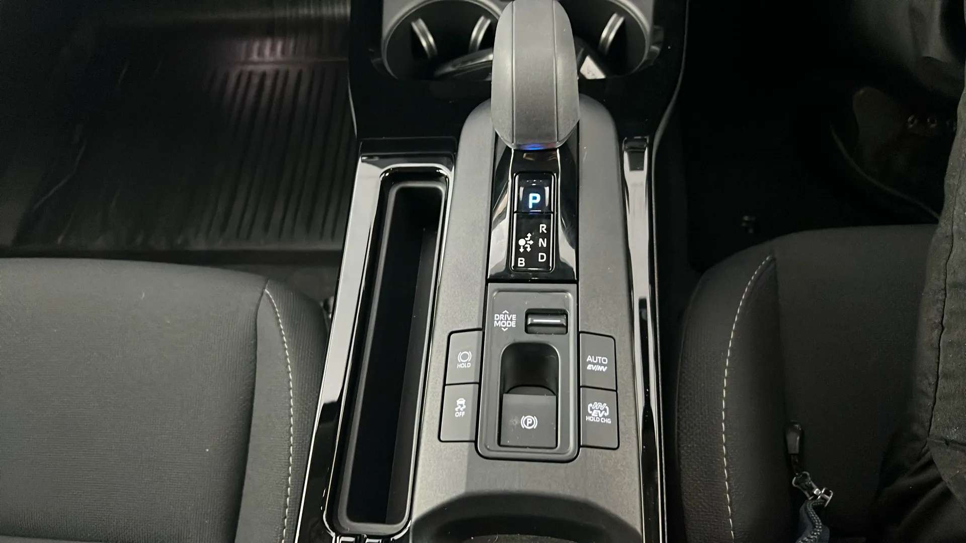 2025 TOYOTA PRIUS 2025 TOYOTA PRIUS