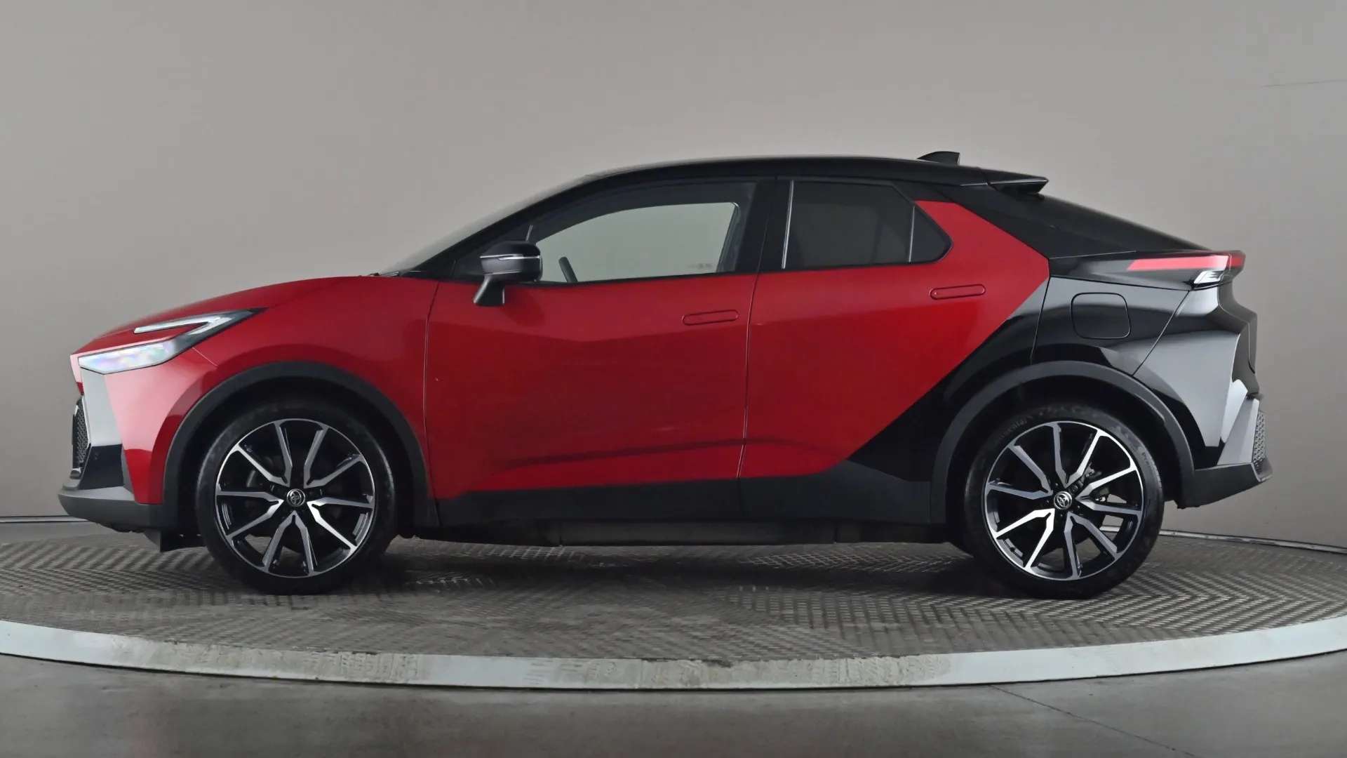 A 2024 TOYOTA C-HR 2.0 PHEV GR Sport CVT A 2024 TOYOTA C-HR 2.0 PHEV GR Sport CVT