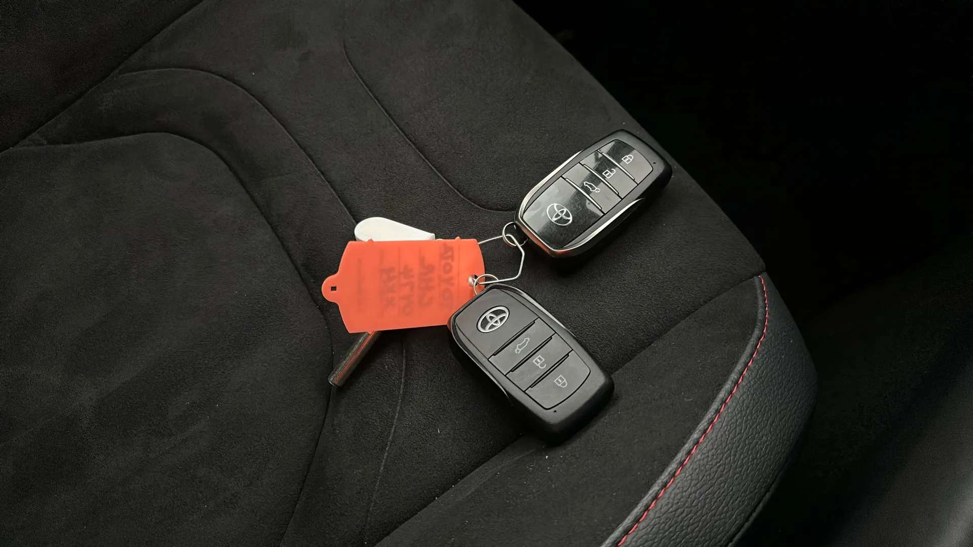 2024 TOYOTA C-HR 2024 TOYOTA C-HR