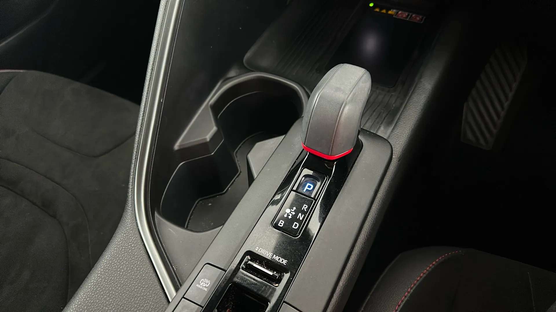 2024 TOYOTA C-HR 2024 TOYOTA C-HR