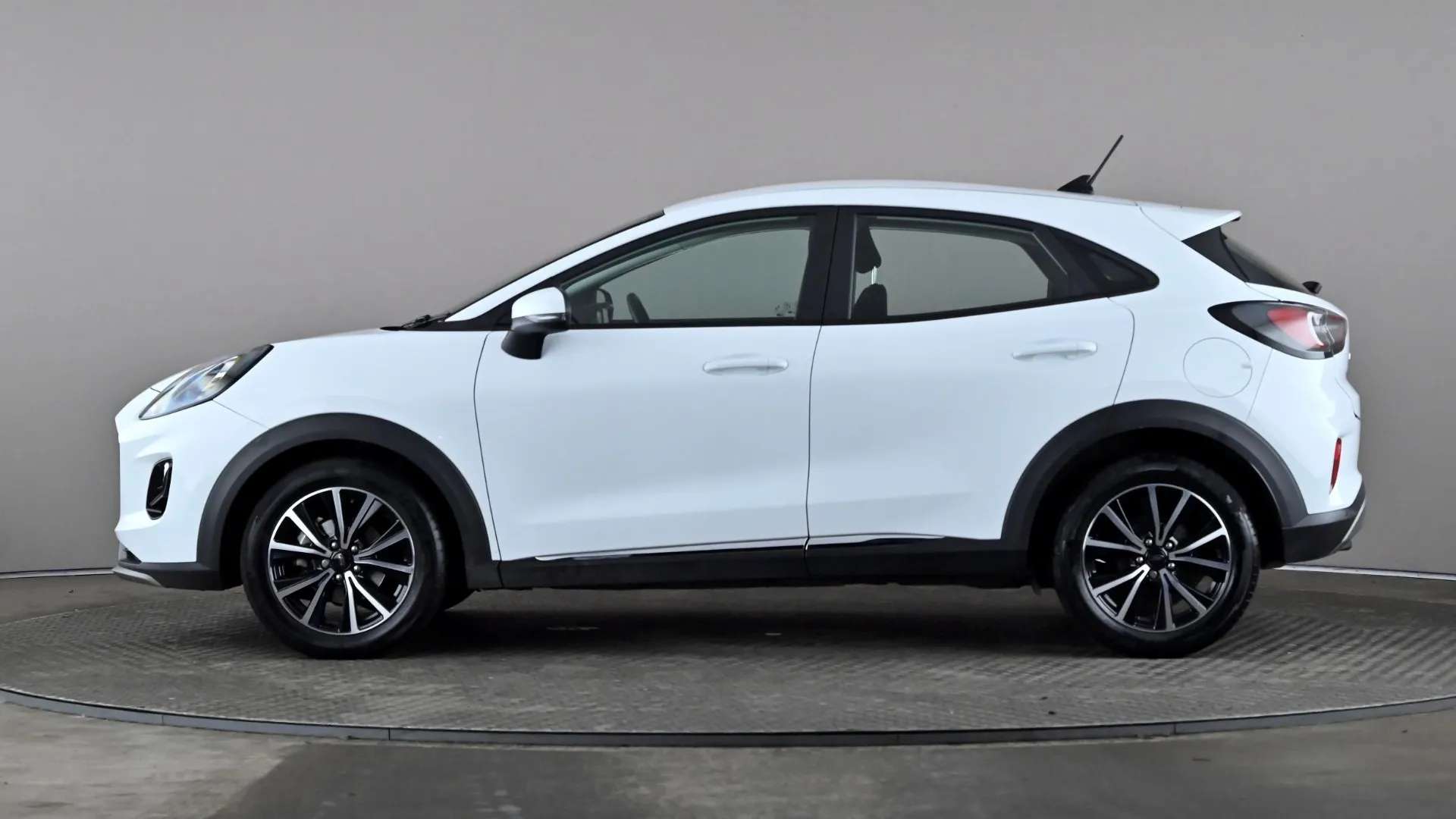 A 2024 FORD PUMA 1.0 EcoBoost Hybrid mHEV Titanium DCT A 2024 FORD PUMA 1.0 EcoBoost Hybrid mHEV Titanium DCT