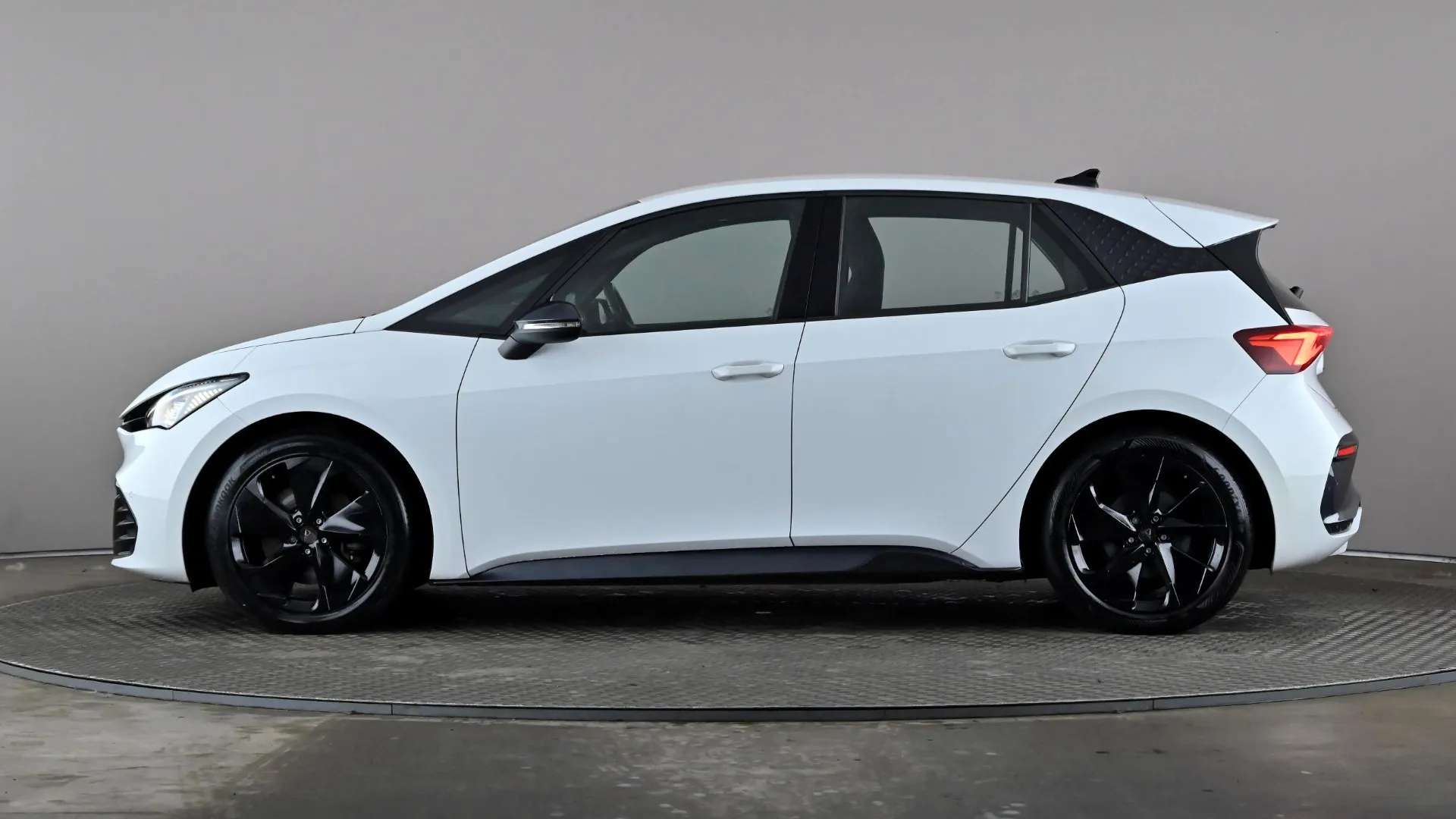 A 2025 CUPRA BORN 170kW e-Boost V1 59kWh Auto A 2025 CUPRA BORN 170kW e-Boost V1 59kWh Auto