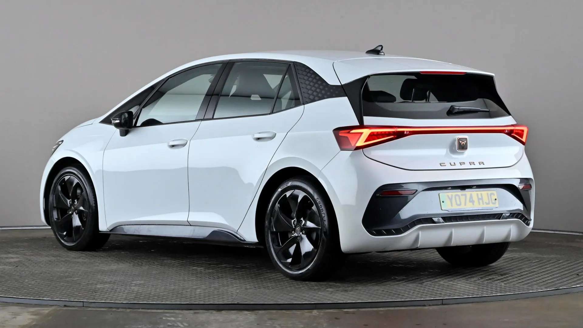 A 2025 CUPRA BORN 170kW e-Boost V1 59kWh Auto A 2025 CUPRA BORN 170kW e-Boost V1 59kWh Auto