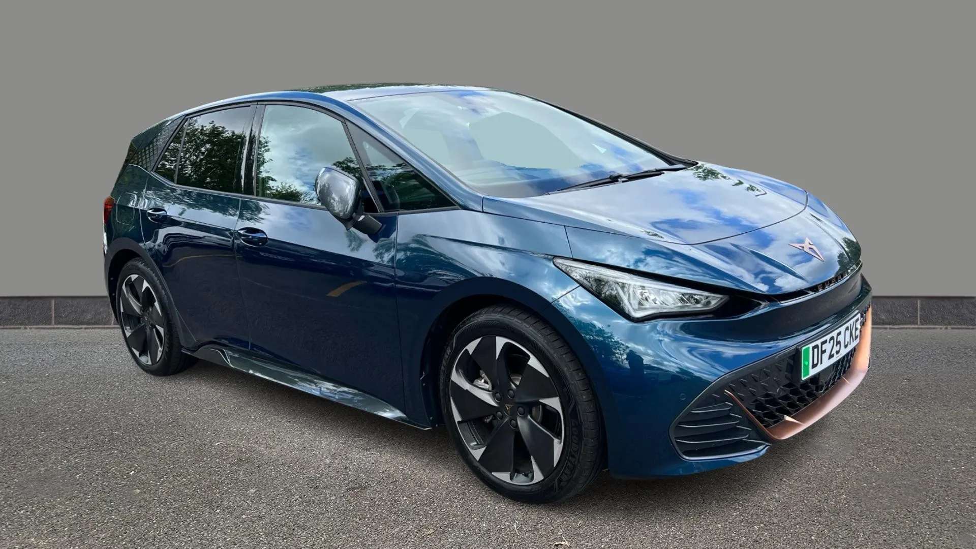A 2025 CUPRA BORN 170kW e-Boost V2 59kWh Auto A 2025 CUPRA BORN 170kW e-Boost V2 59kWh Auto