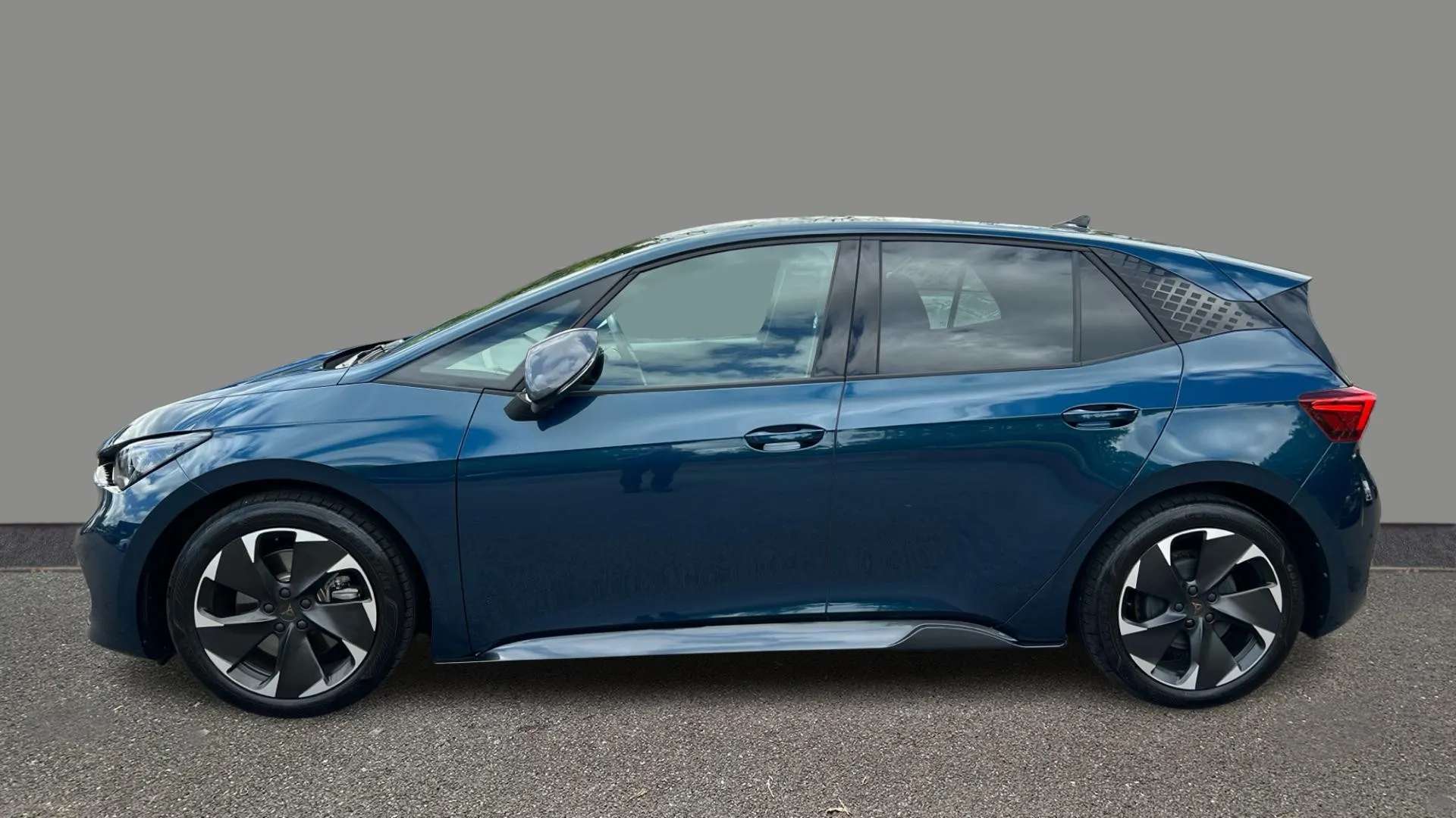 A 2025 CUPRA BORN 170kW e-Boost V2 59kWh Auto A 2025 CUPRA BORN 170kW e-Boost V2 59kWh Auto