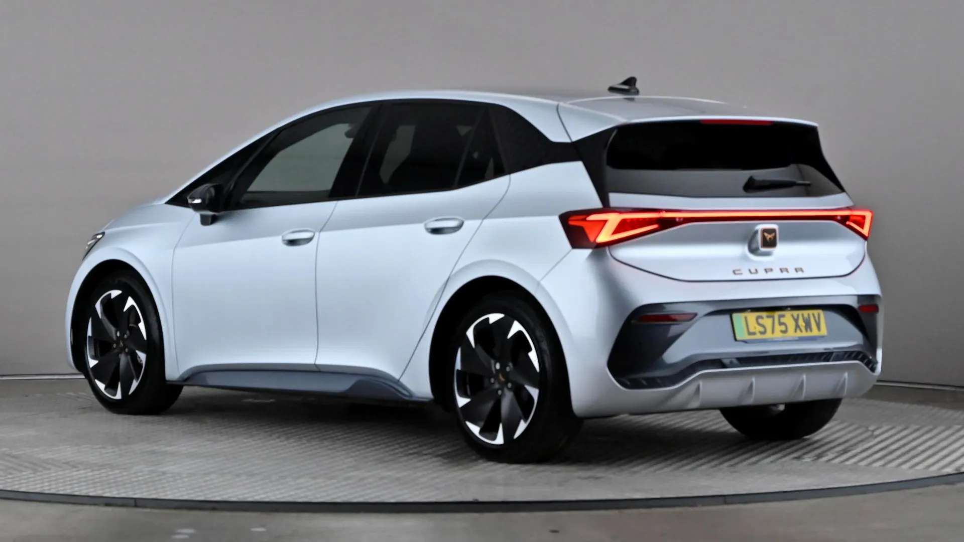 A 2025 CUPRA BORN 170kW e-Boost V2 59kWh Auto A 2025 CUPRA BORN 170kW e-Boost V2 59kWh Auto