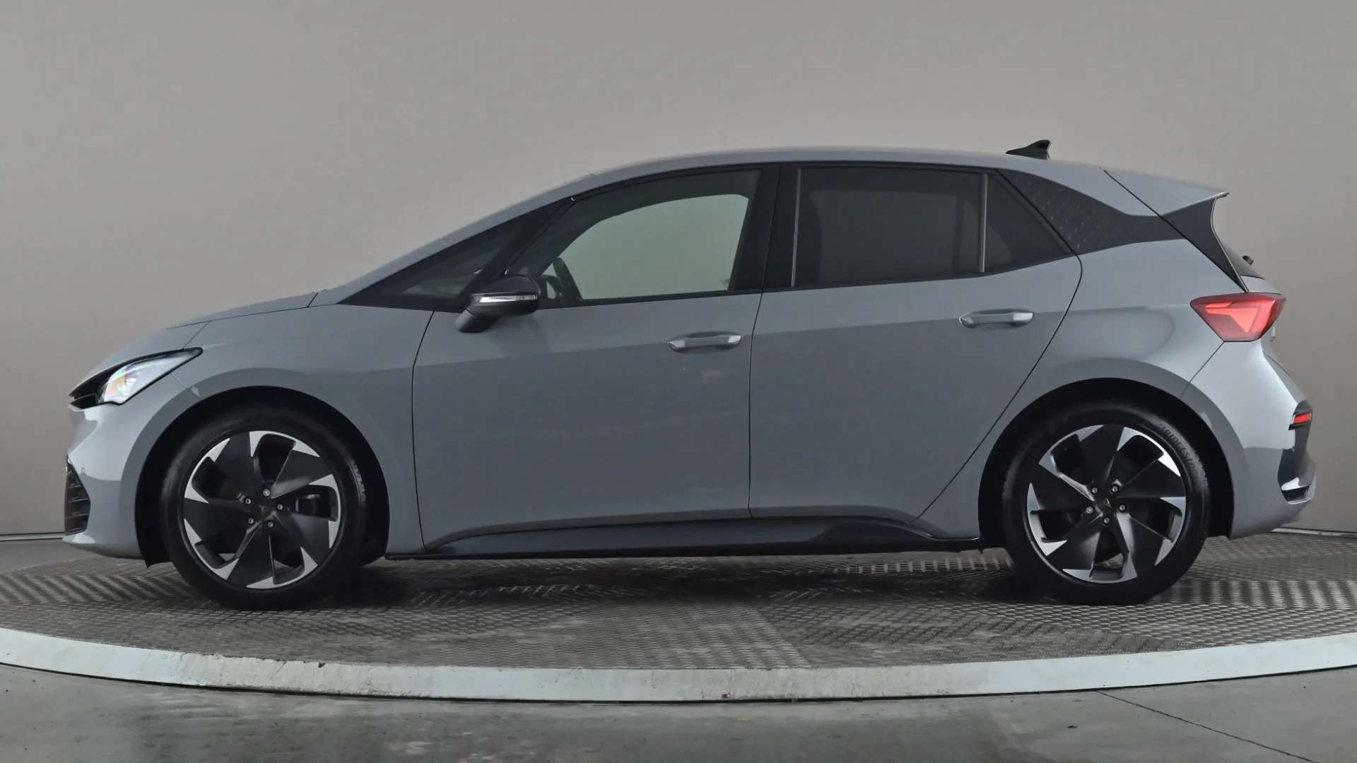 A 2025 CUPRA BORN 170kW e-Boost V2 59kWh Auto A 2025 CUPRA BORN 170kW e-Boost V2 59kWh Auto