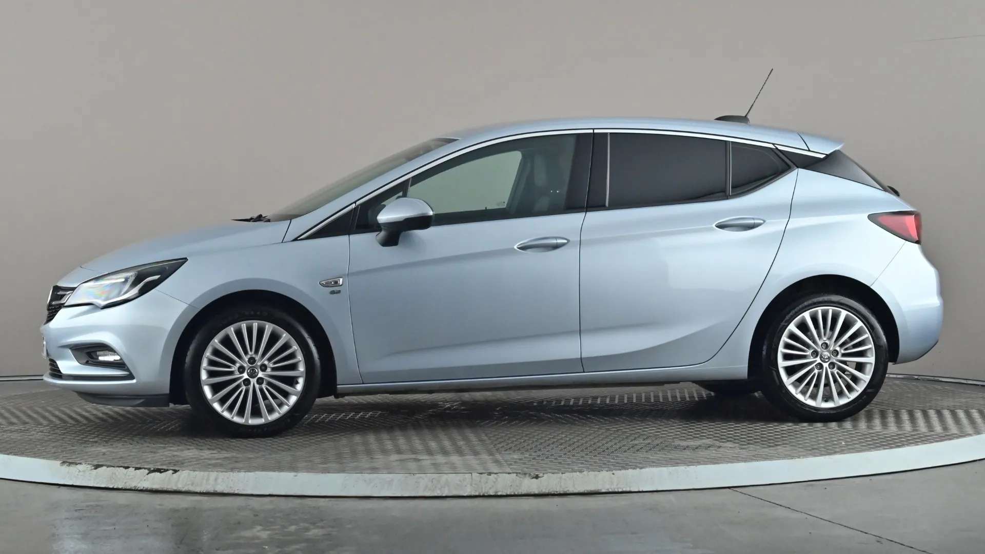 A 2018 VAUXHALL ASTRA 1.4T 16V 150 Elite A 2018 VAUXHALL ASTRA 1.4T 16V 150 Elite